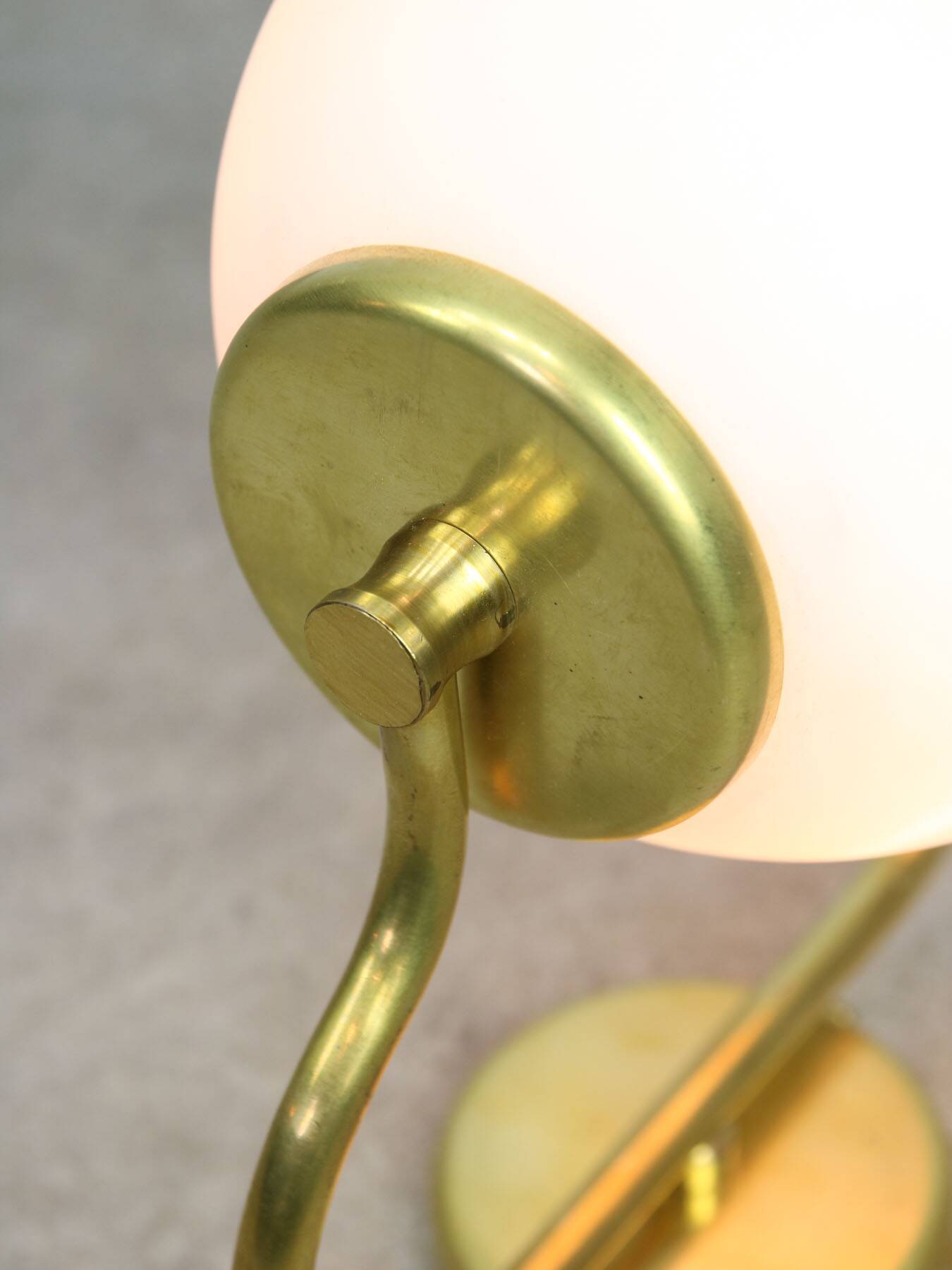 Vintage Italian Mid-century Brass and Opaline Wall Lamp