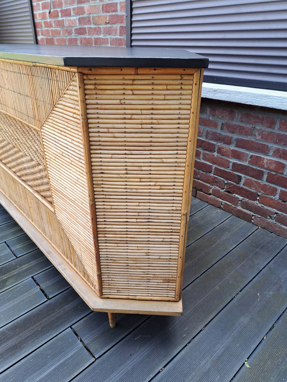 Bamboo and rattan counter