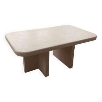 Minimalist coffee table