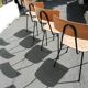 Lot de 4 chaises pieds compas de type scolaire