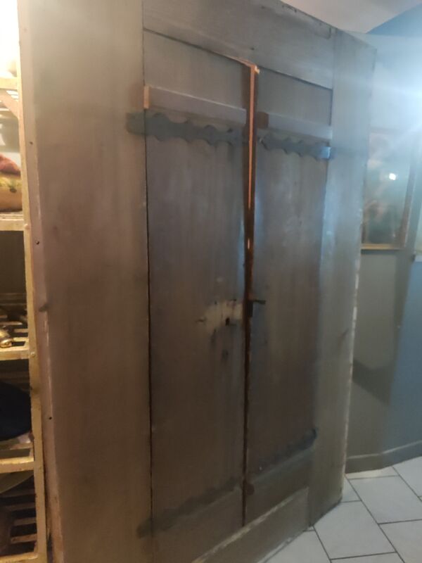 Portes de l'ancienne armoire alsacienne