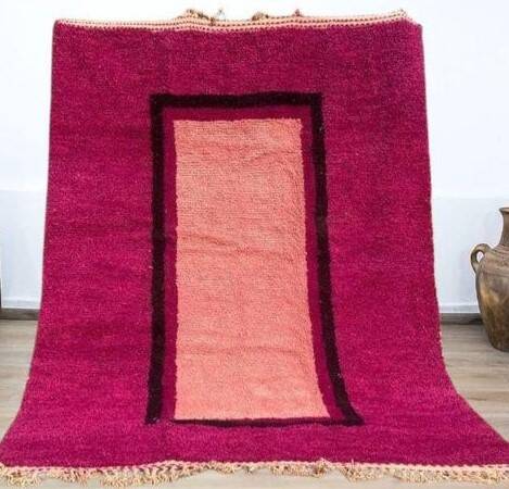 Handmade Moroccan Boujaad rug in pink, 150/250cm.