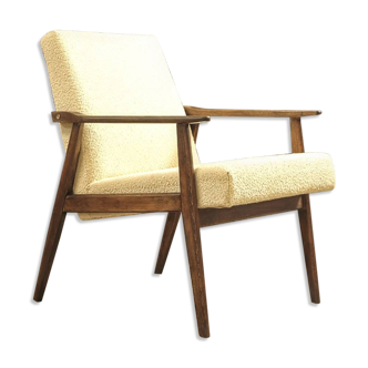 Scandinavian chair boucle beige Mid century modern design 1970 oryginal renovated living Room armchair ethnic style walnut wood