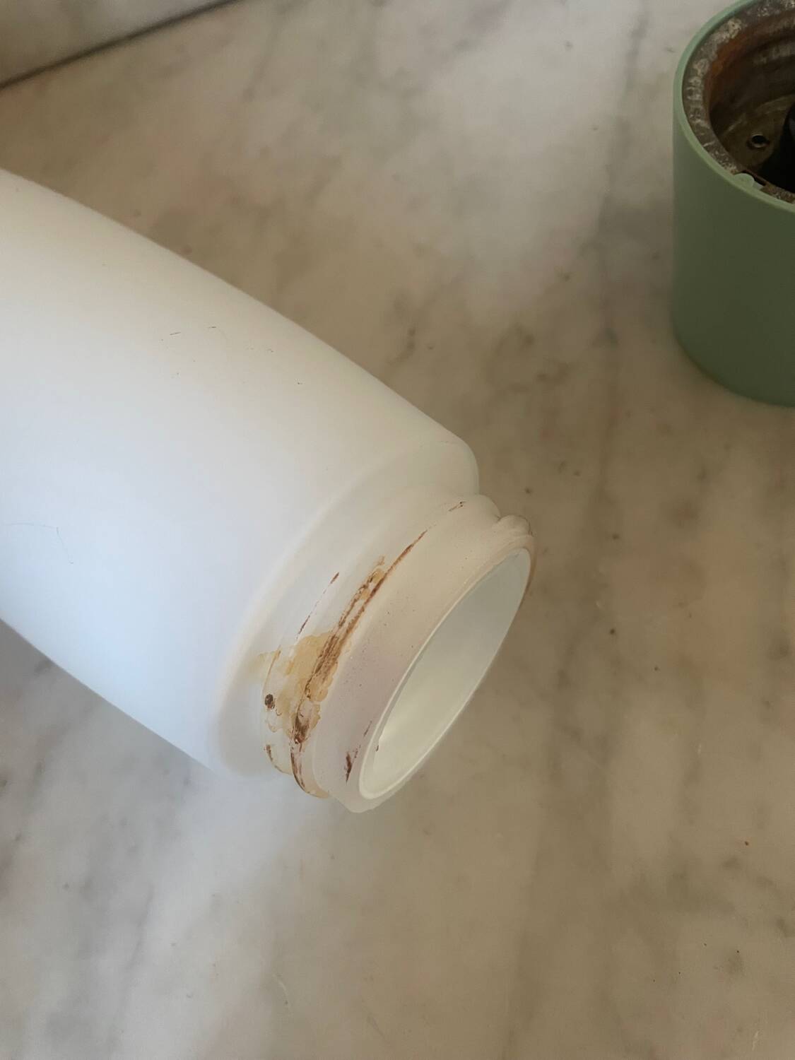 Opaline and Bakelite wall light from the 1950s.