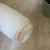 Opaline and Bakelite wall light from the 1950s.