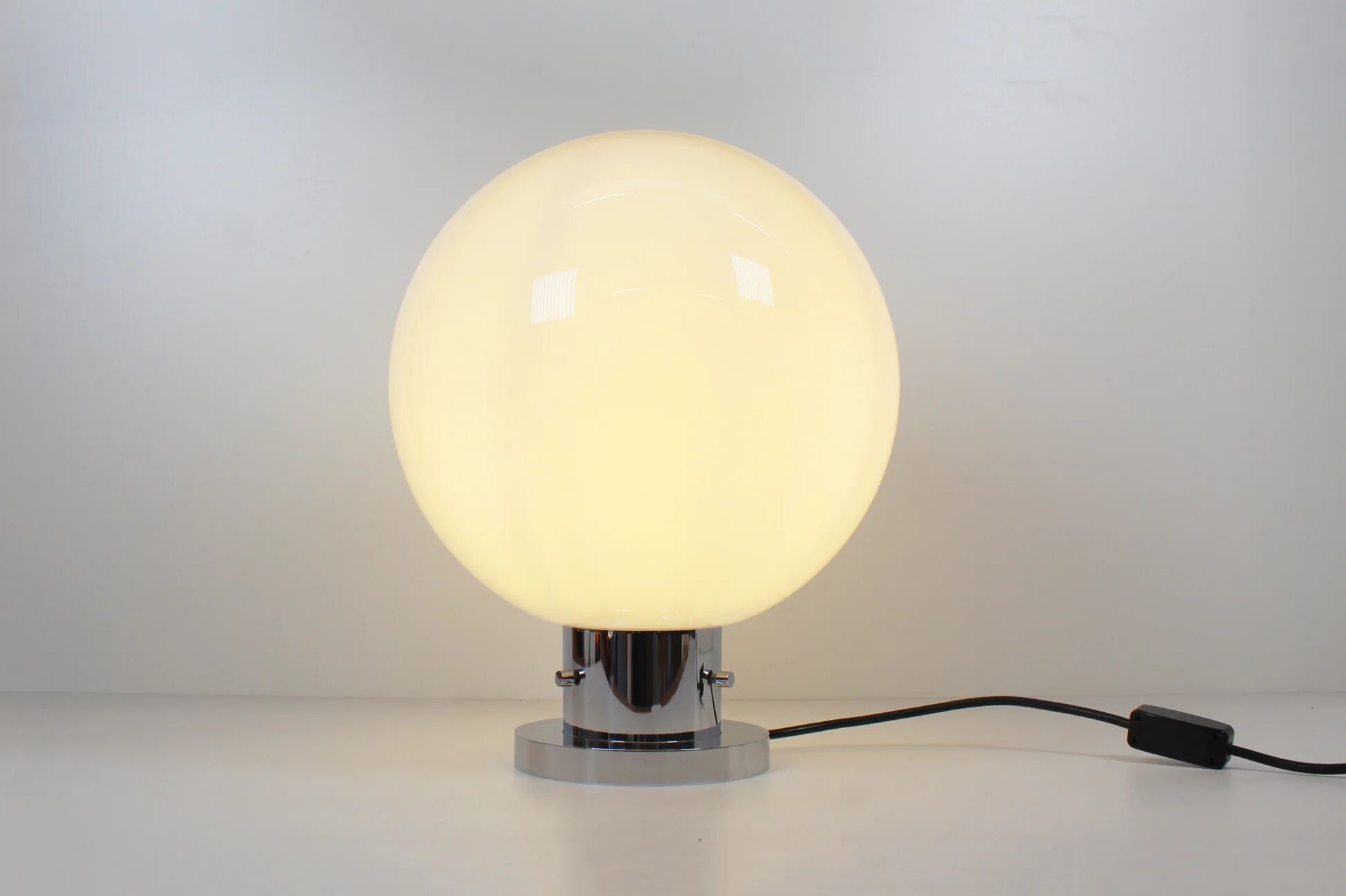 Table lamp in opaline glass by Glashutte Limburg