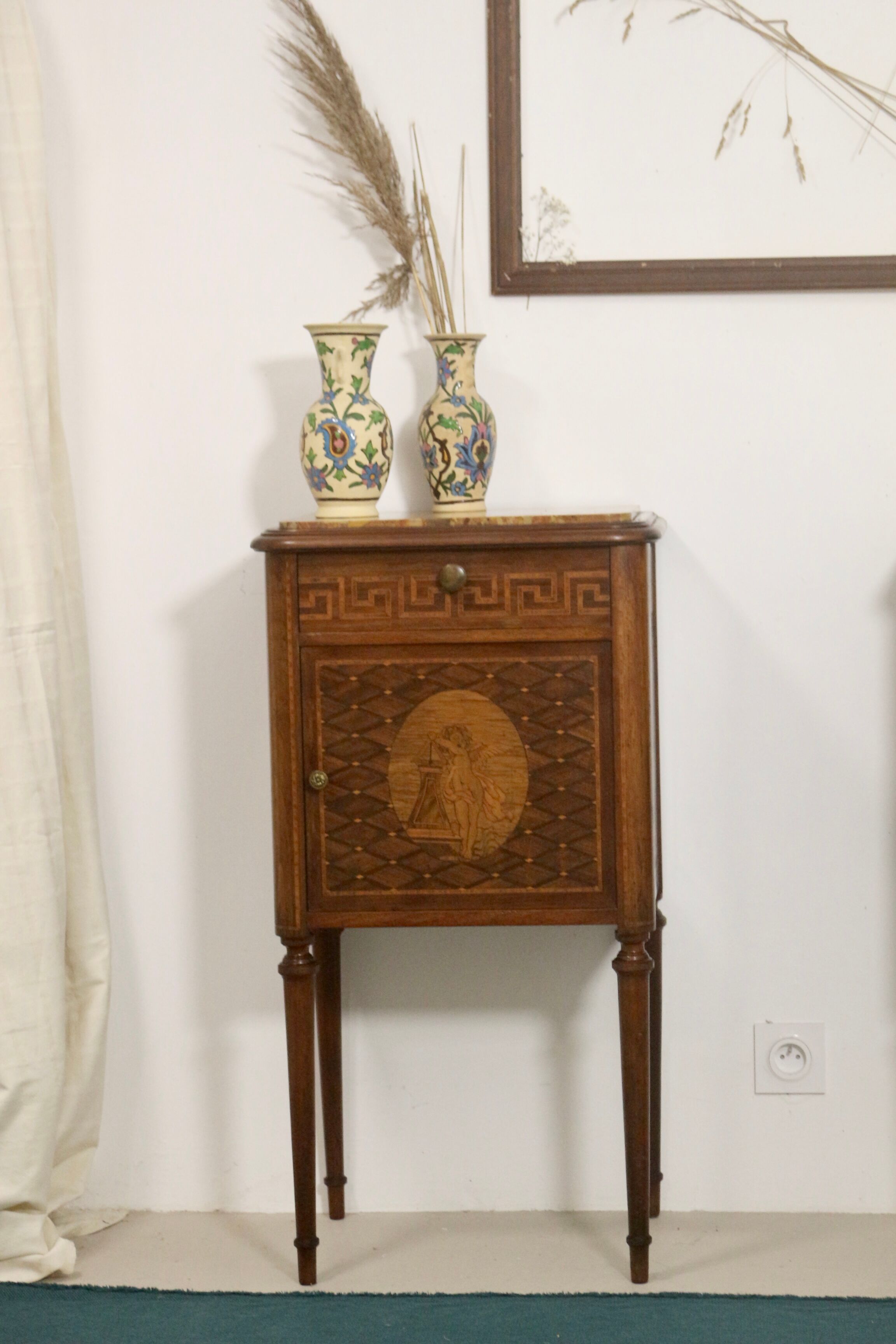 Pair of marquetry bedside tables decorated in marble façade Brèche d'Aleppo. Ref Toulouse.