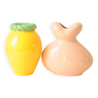 Paire de vases "bonbons" en céramique rose, jaune et vert