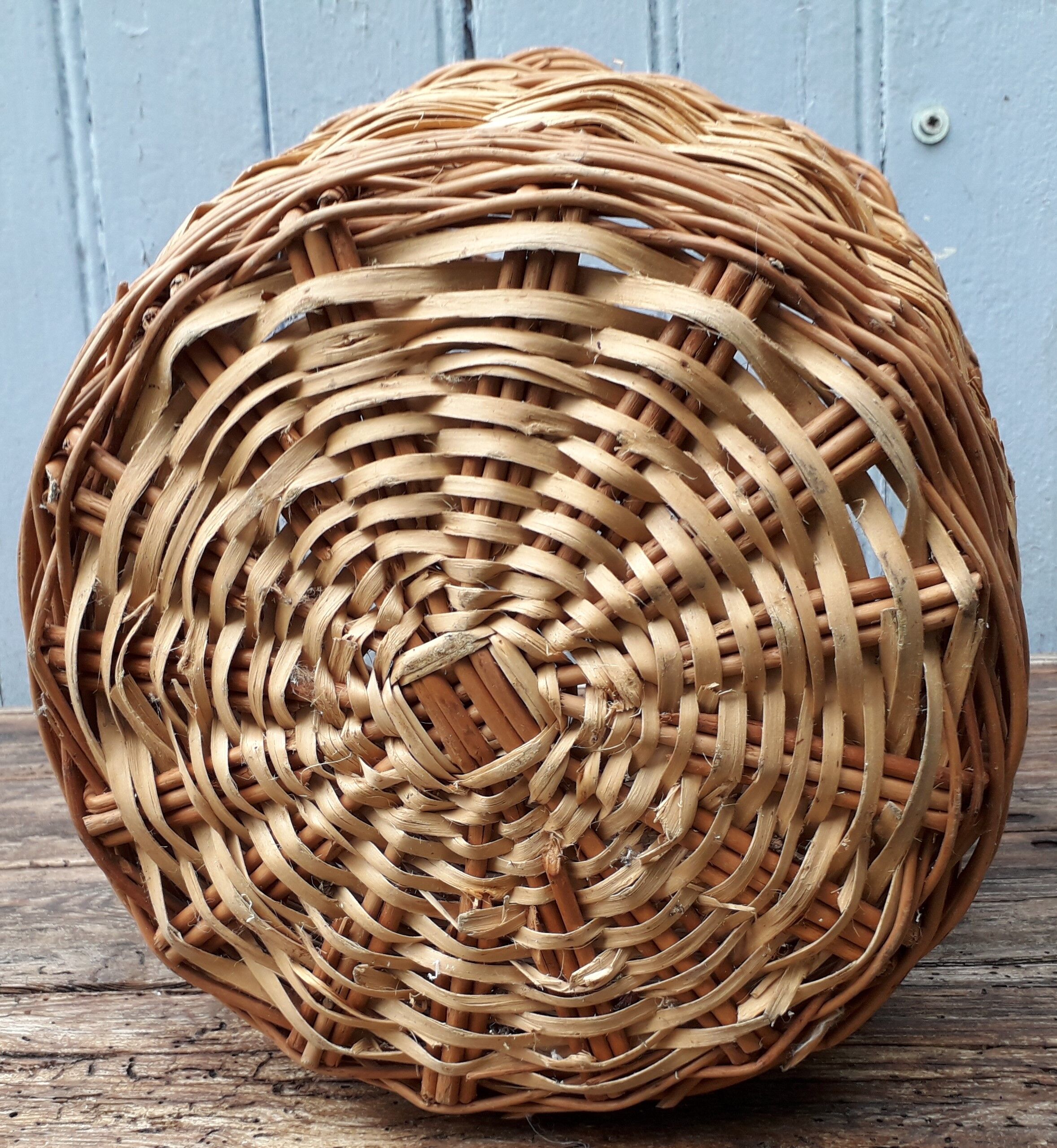 wicker round basket