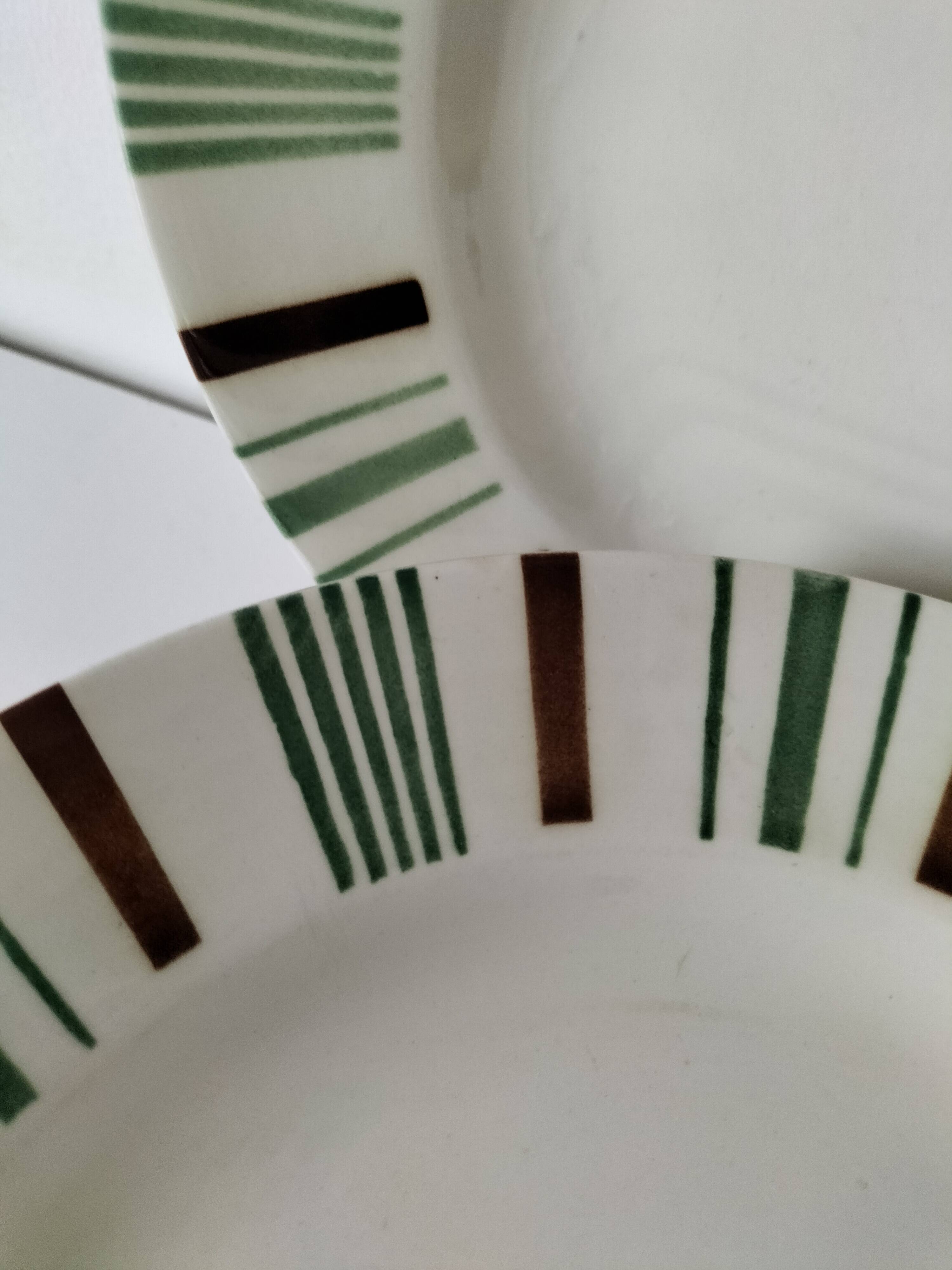 8 vintage flat plates Sarreguemines Digoin model 5329