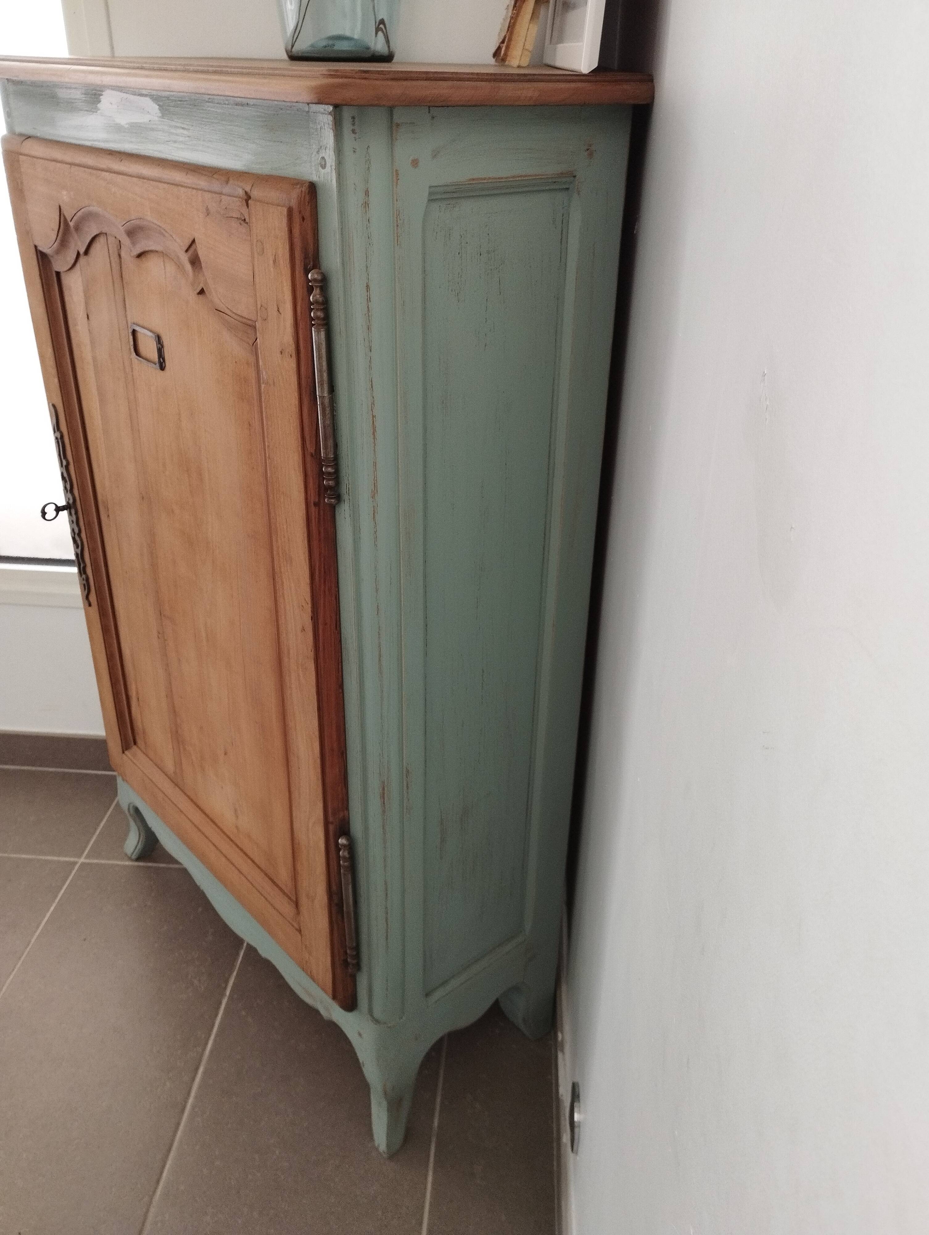 Large corner cabinet