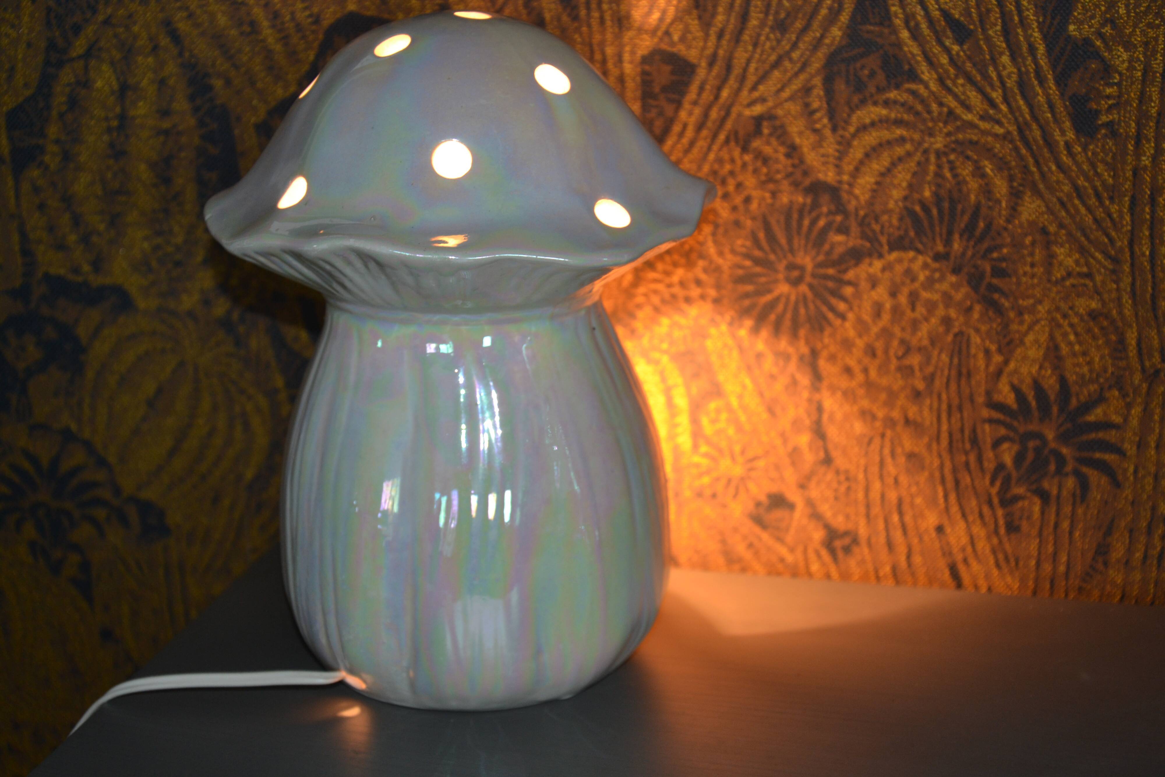 Iridescent ceramic night light for children, Italian.