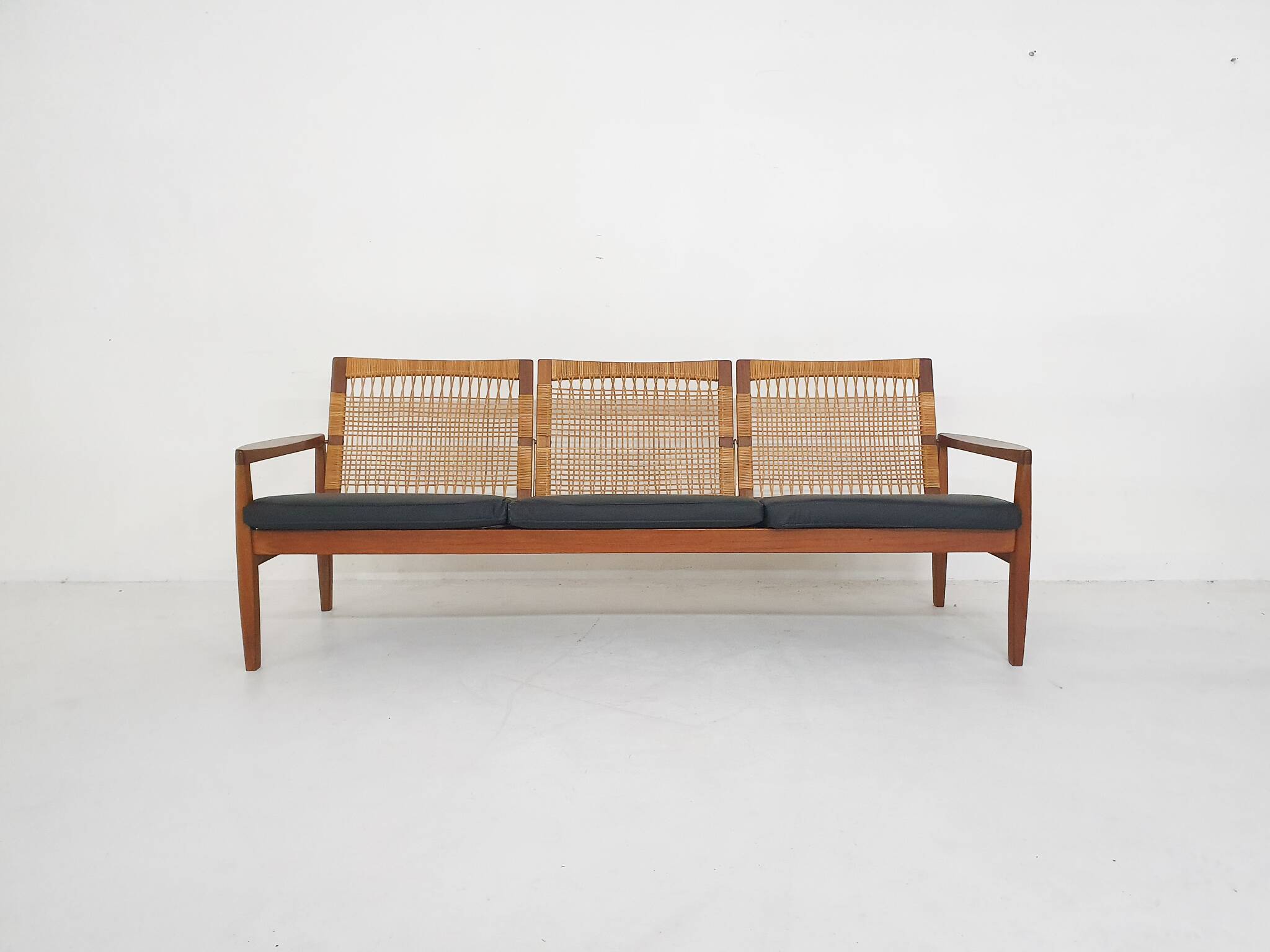 Hans Olsen for Brdr Juul Kristensen, rattan backed sofa, Denmark 1950s