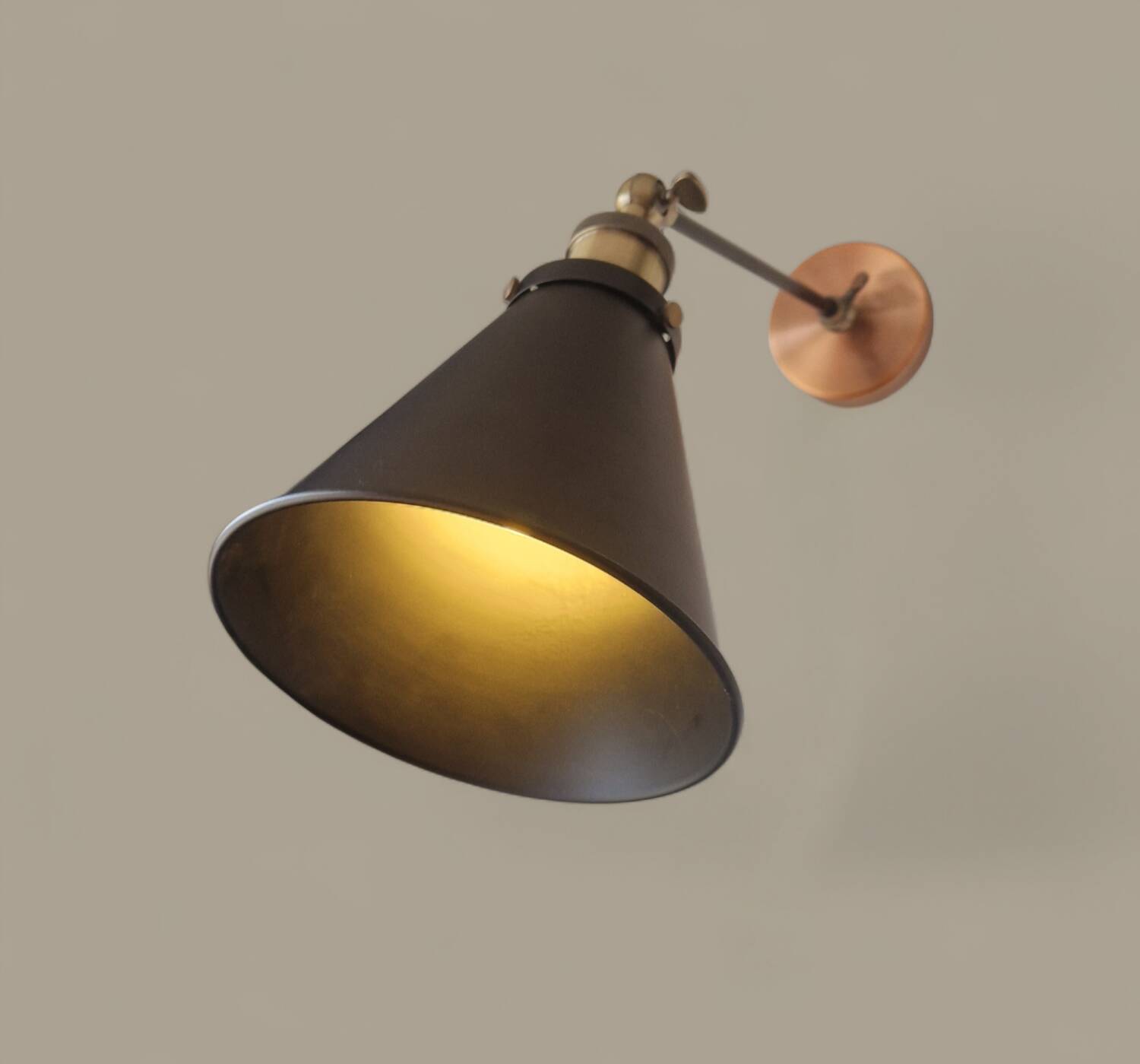 Industrial design wall light - Aluminium and brass