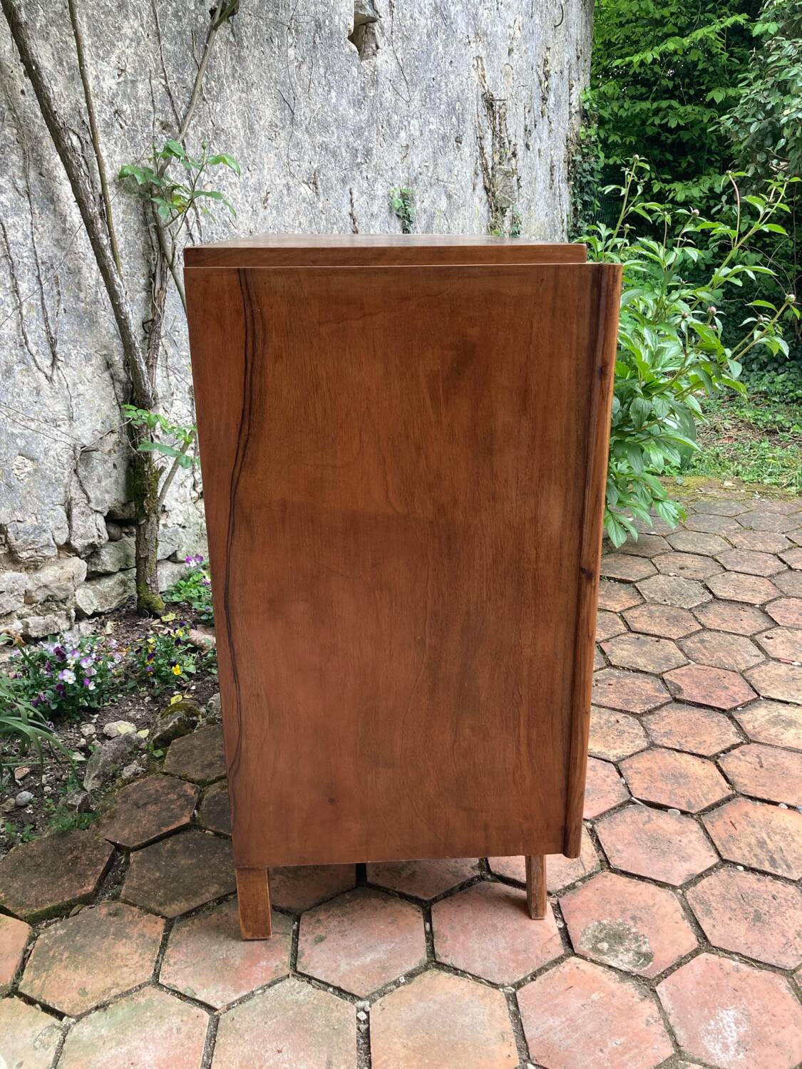 Compass leg chest of drawers