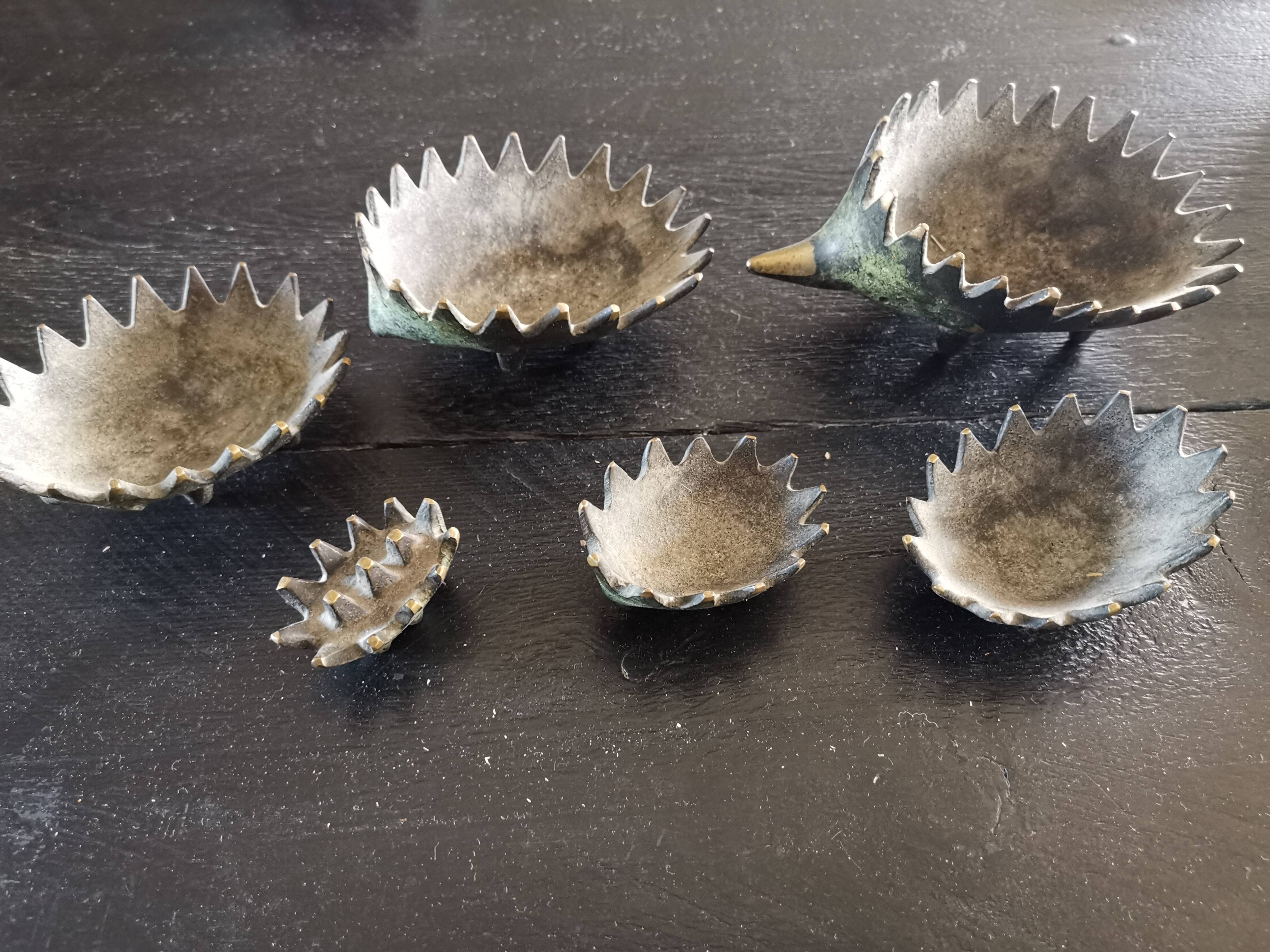 Nesting hedgehog ashtrays