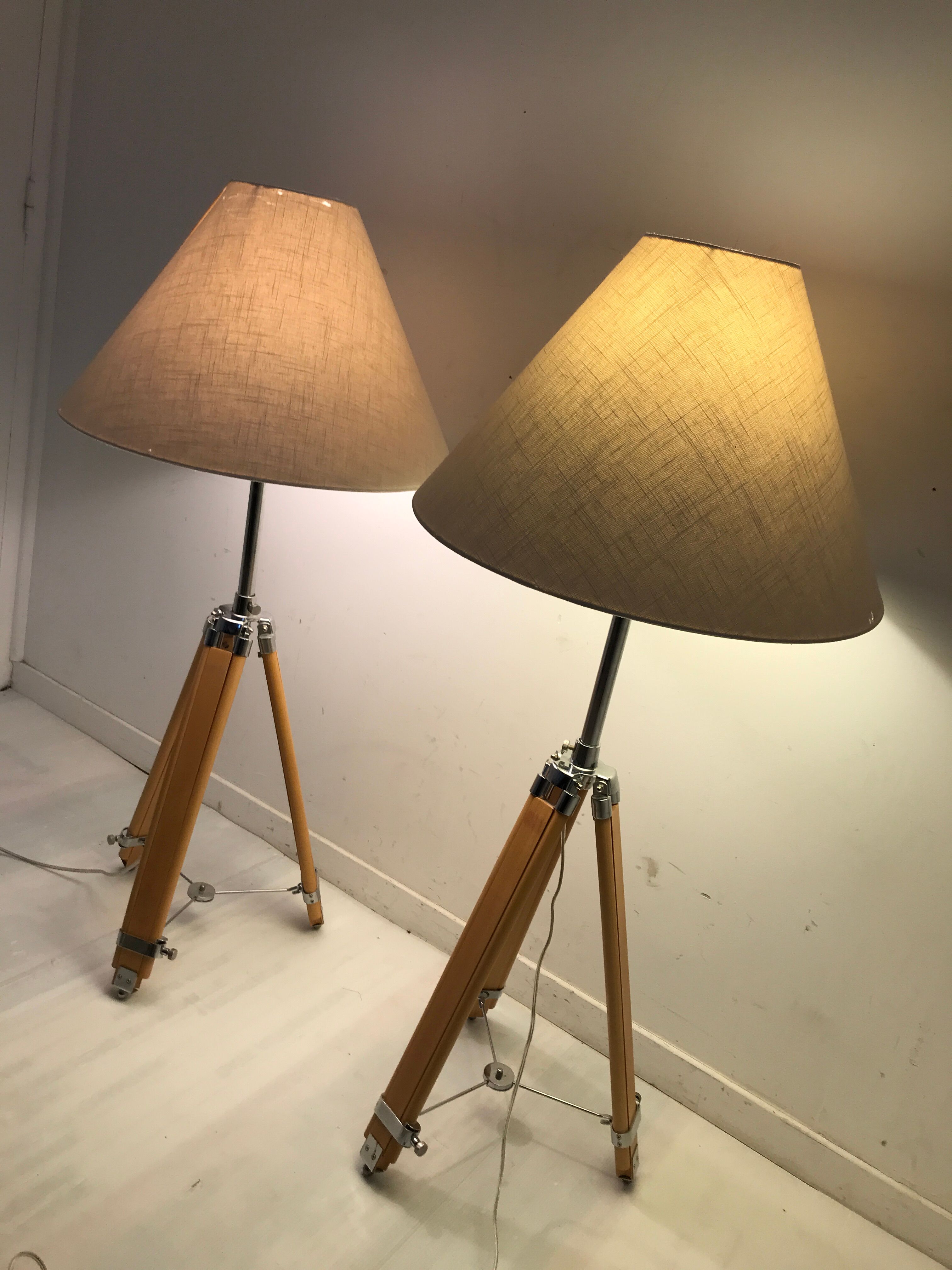 Paire de lampe de chevet trépied
