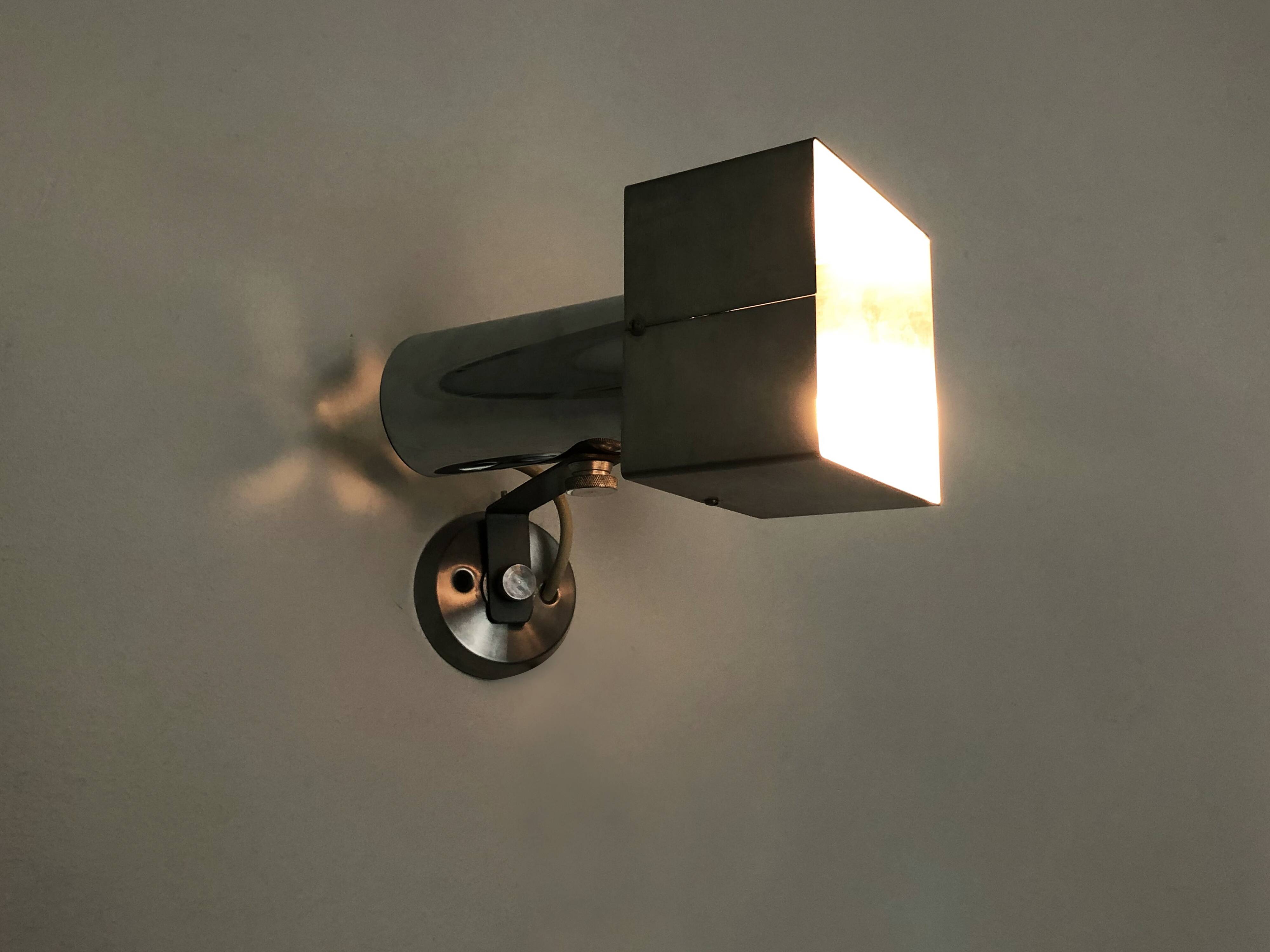 Pair of Space Age wall lights, adjustable, chrome-plated metal, aluminium, 60
