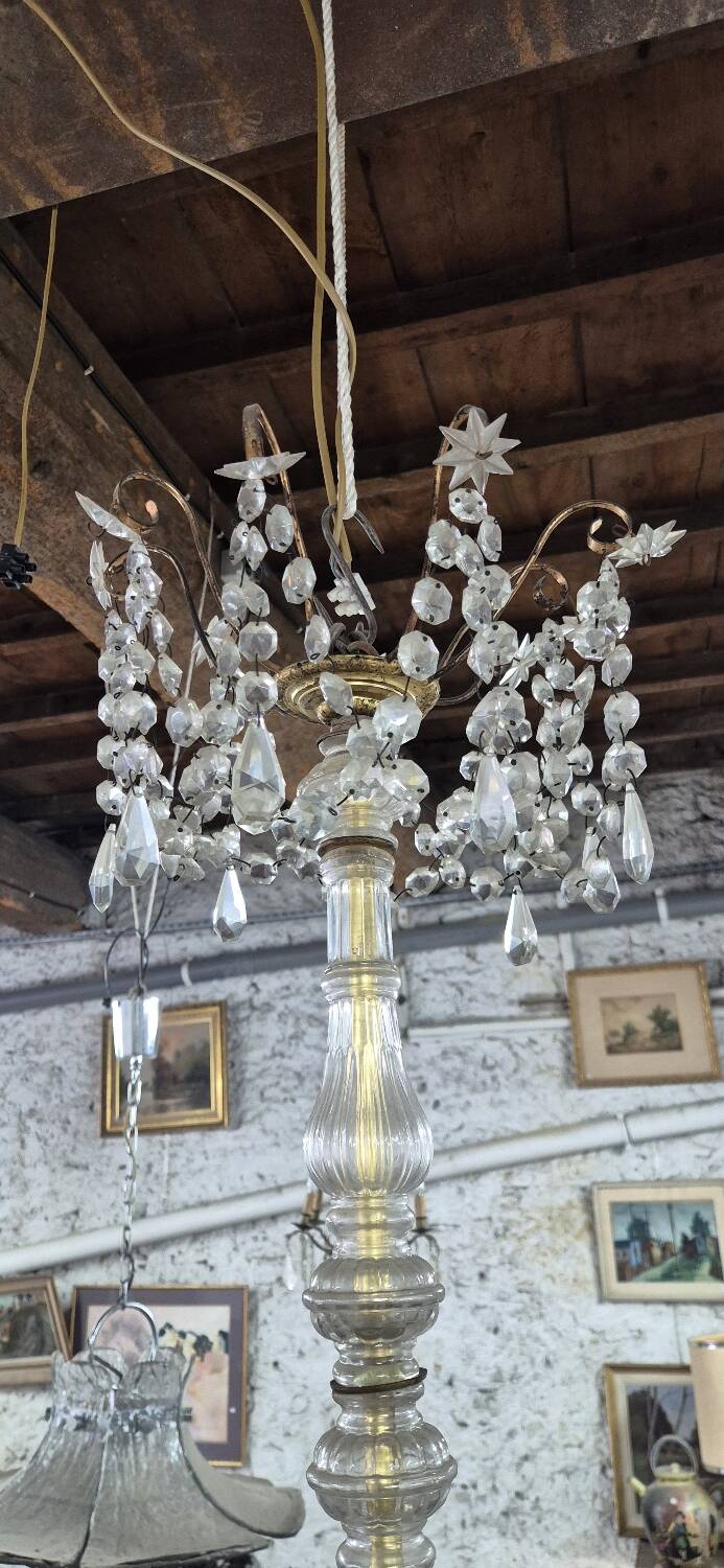 8-bulb string chandelier with crystal drops
