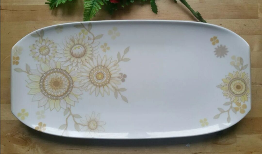 Villeroy and Boch large dish Helianthos Sunflowers