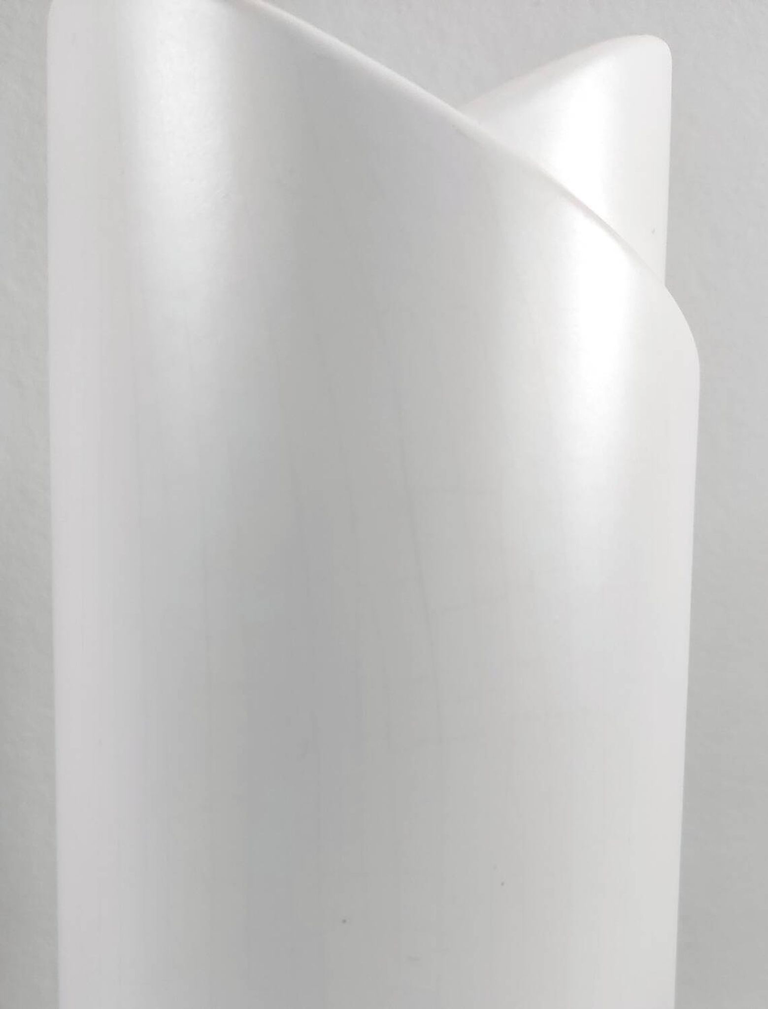 Vase moderniste en céramique blanche – Design Jeroen Bechtold