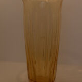 Vase jaune en verre soufflé