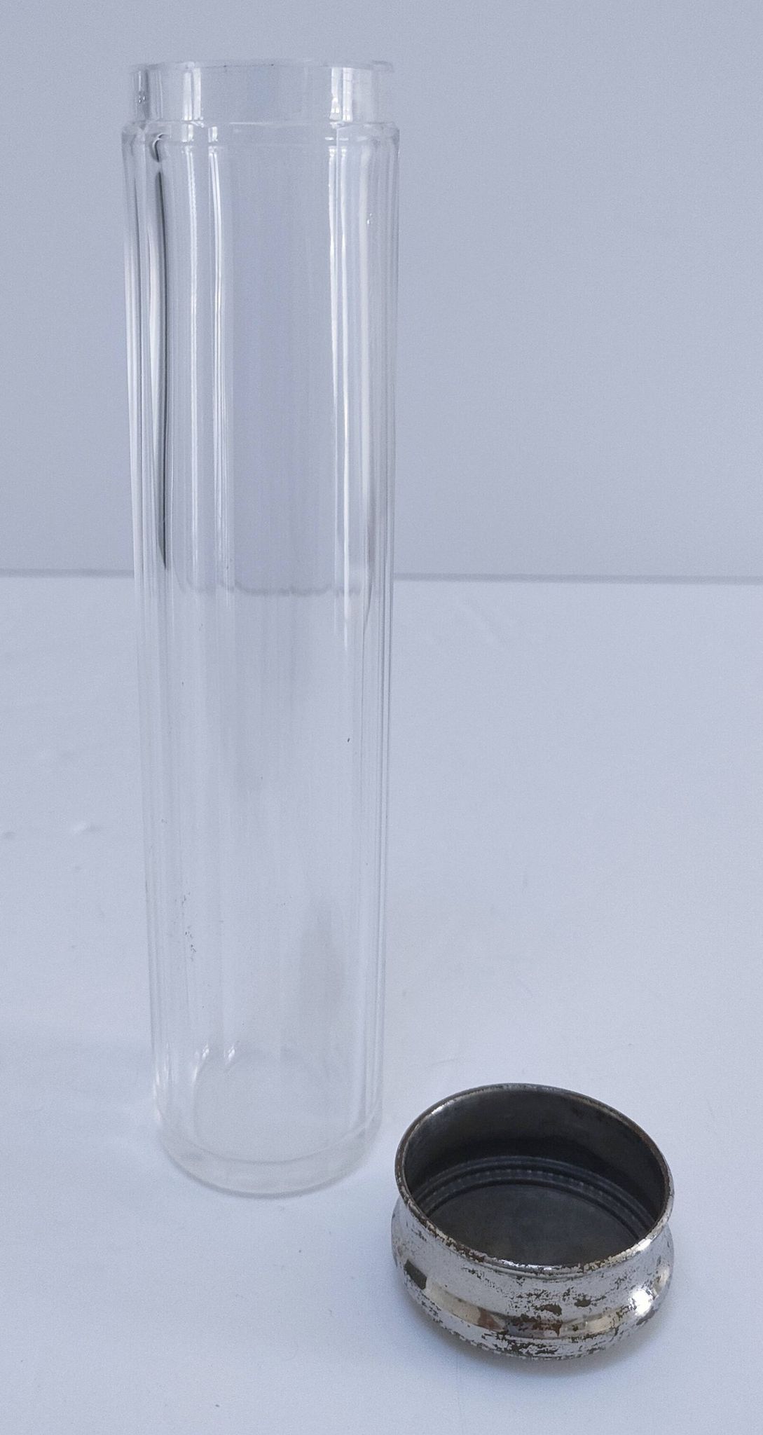 3 flacons Art Déco en cristal, verre et métal