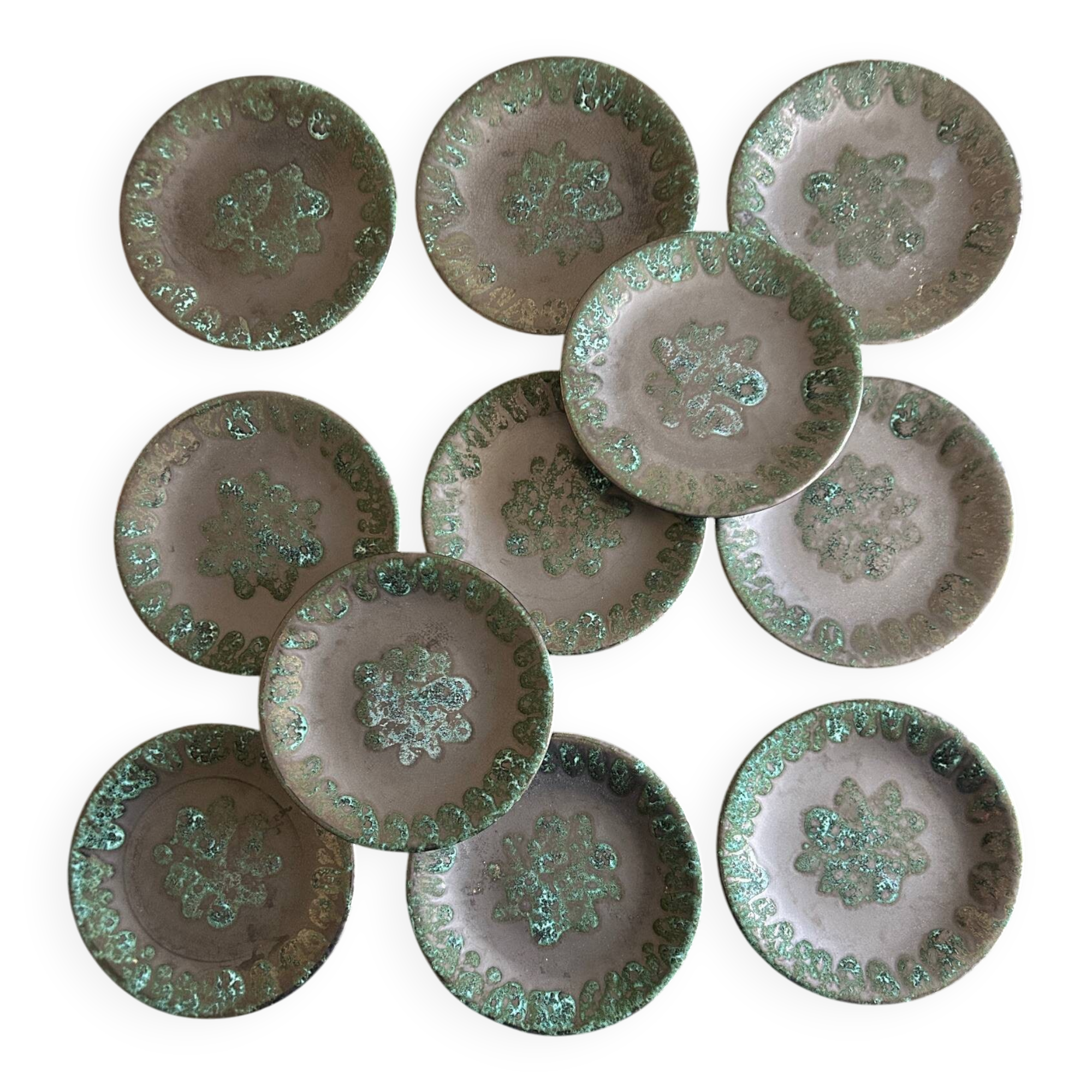 11 flat ceramic plates from Petit Massé Morvan.