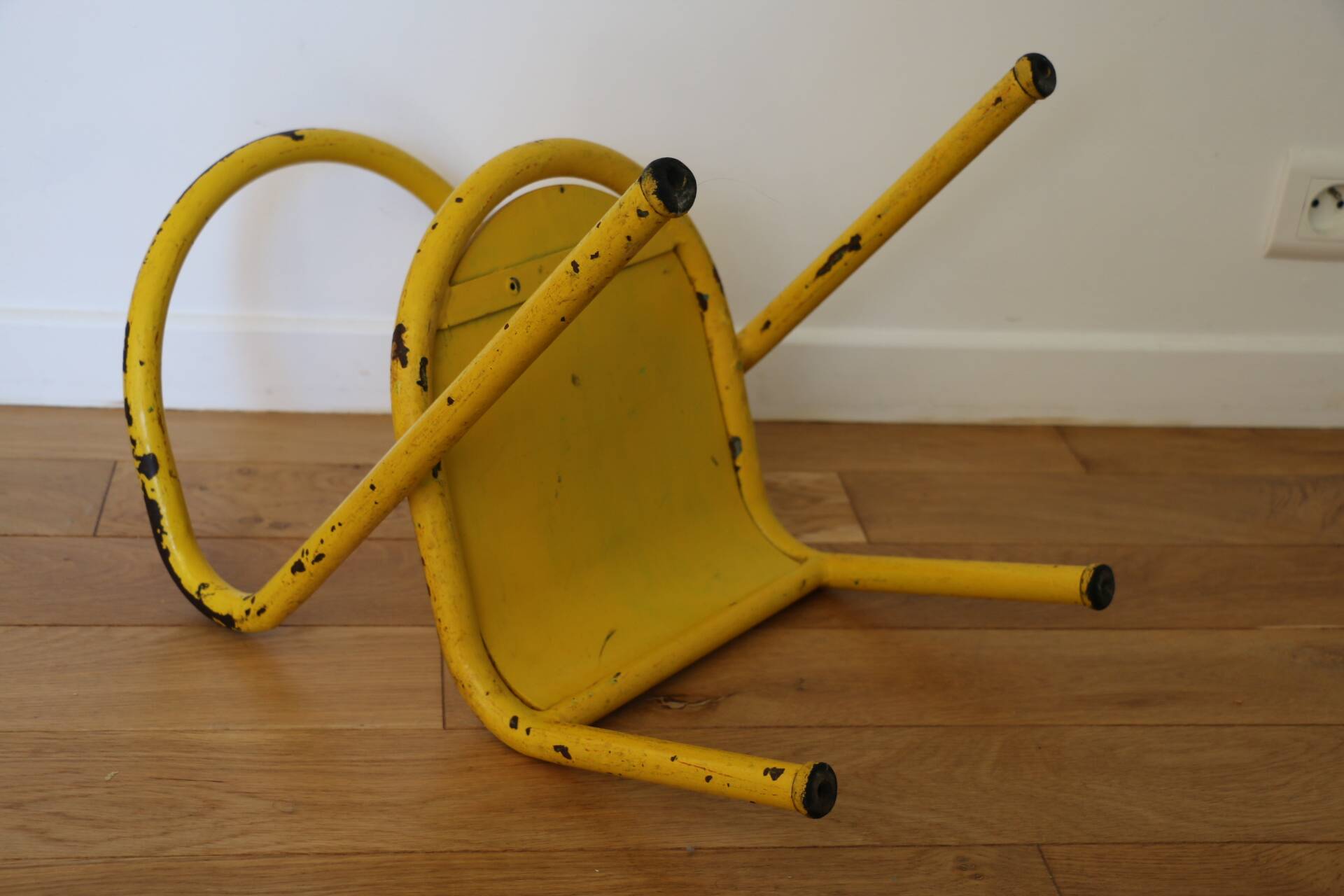 Jacques Hitier children's chair yellow