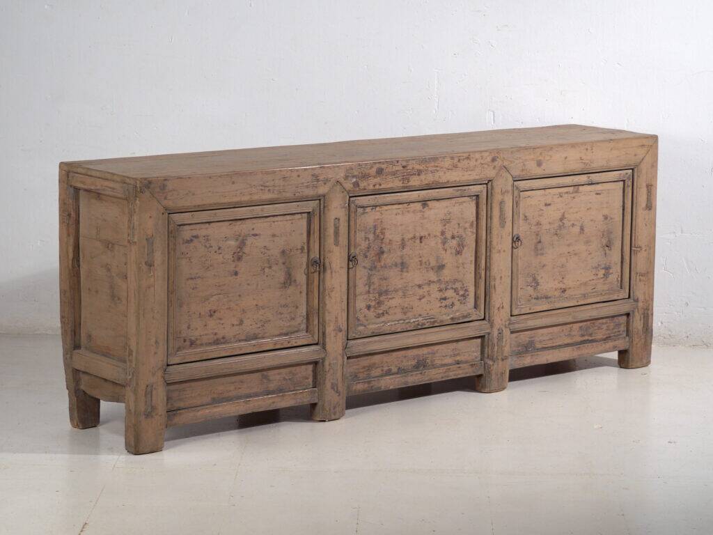Buffet ancien en orme avec trois portes – Shanxi, vers 1920