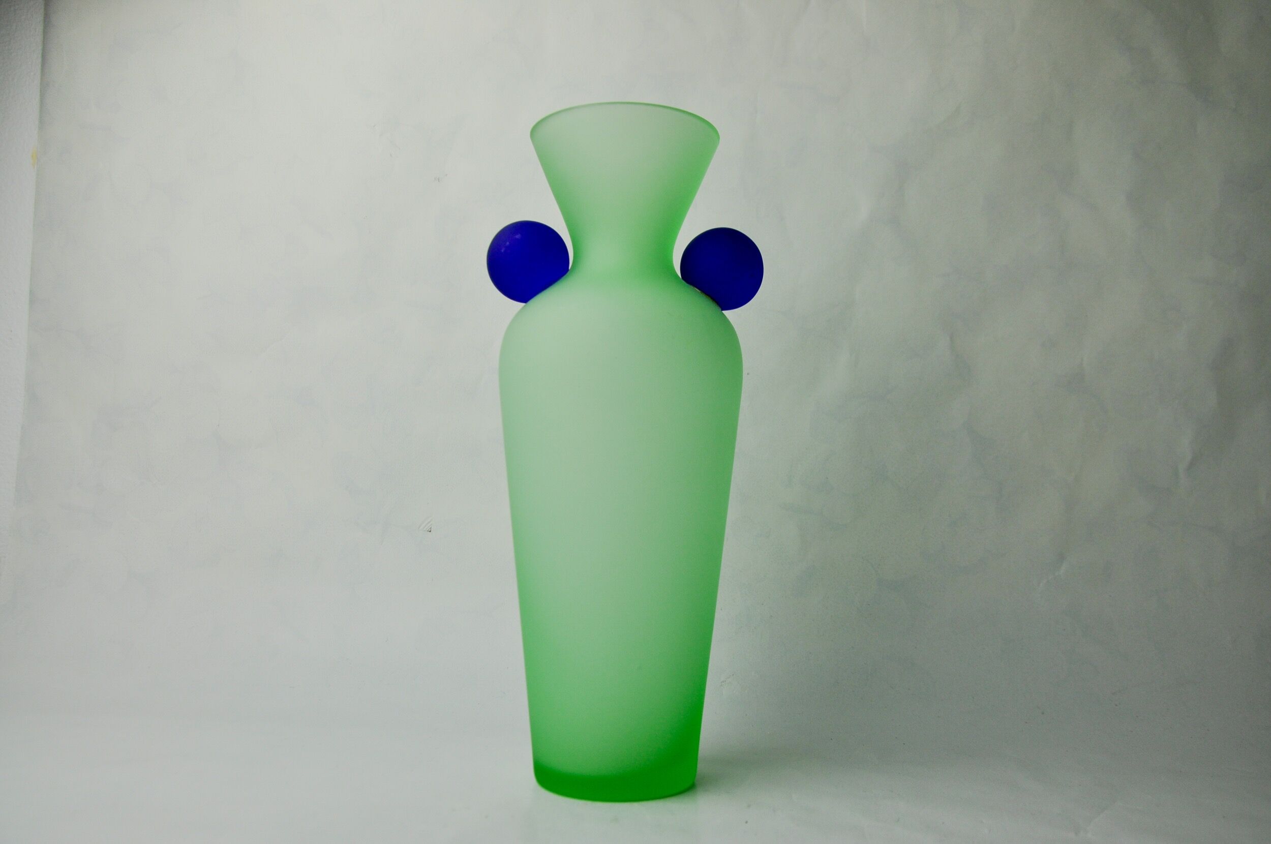 Green and blue satin murano glass vase, Menphis style, Italy, 1980