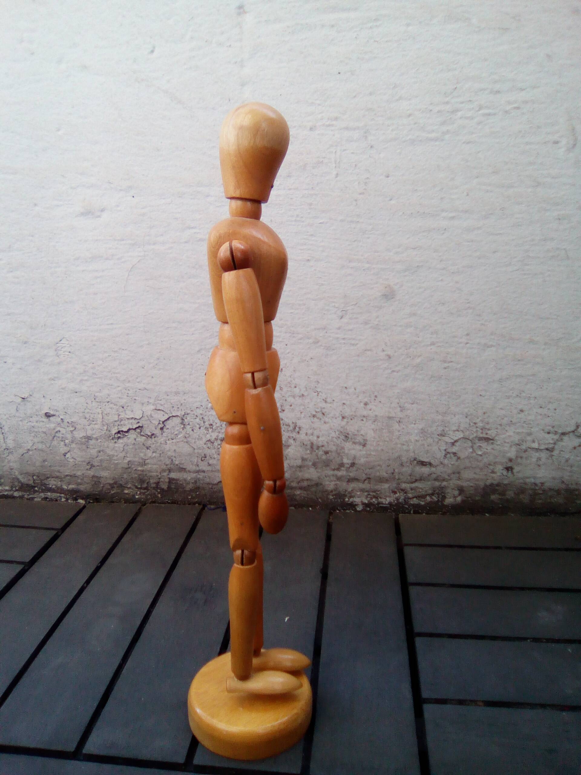 Articulated wooden female model
