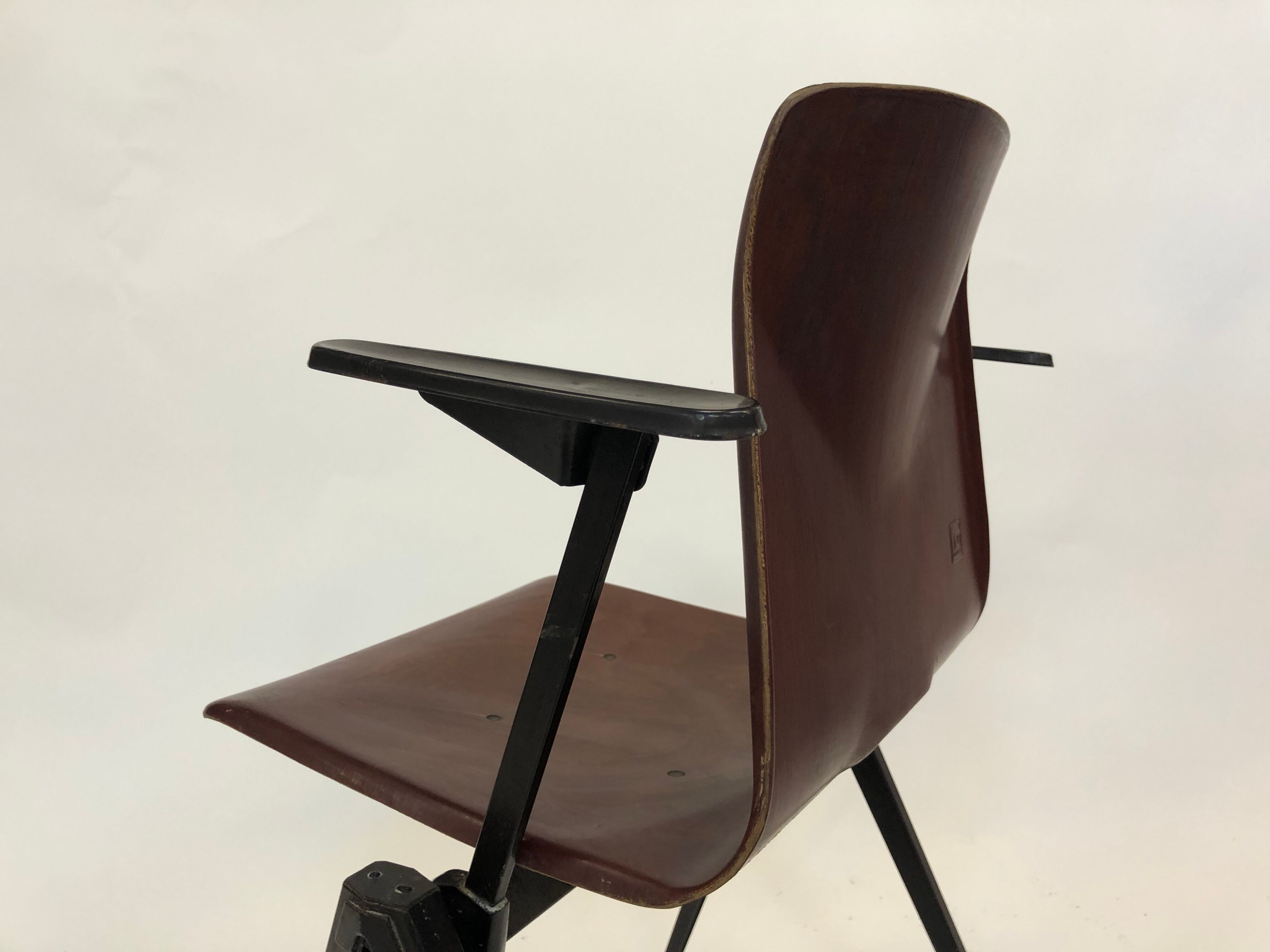 Chair Pagholz Galvanitas S22