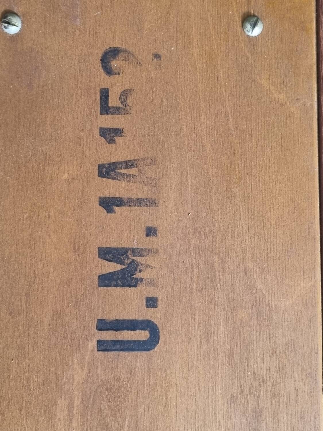 Table by Johannes ANDERSEN and Samcom