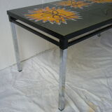 Low table tray vintage ceramic flowers