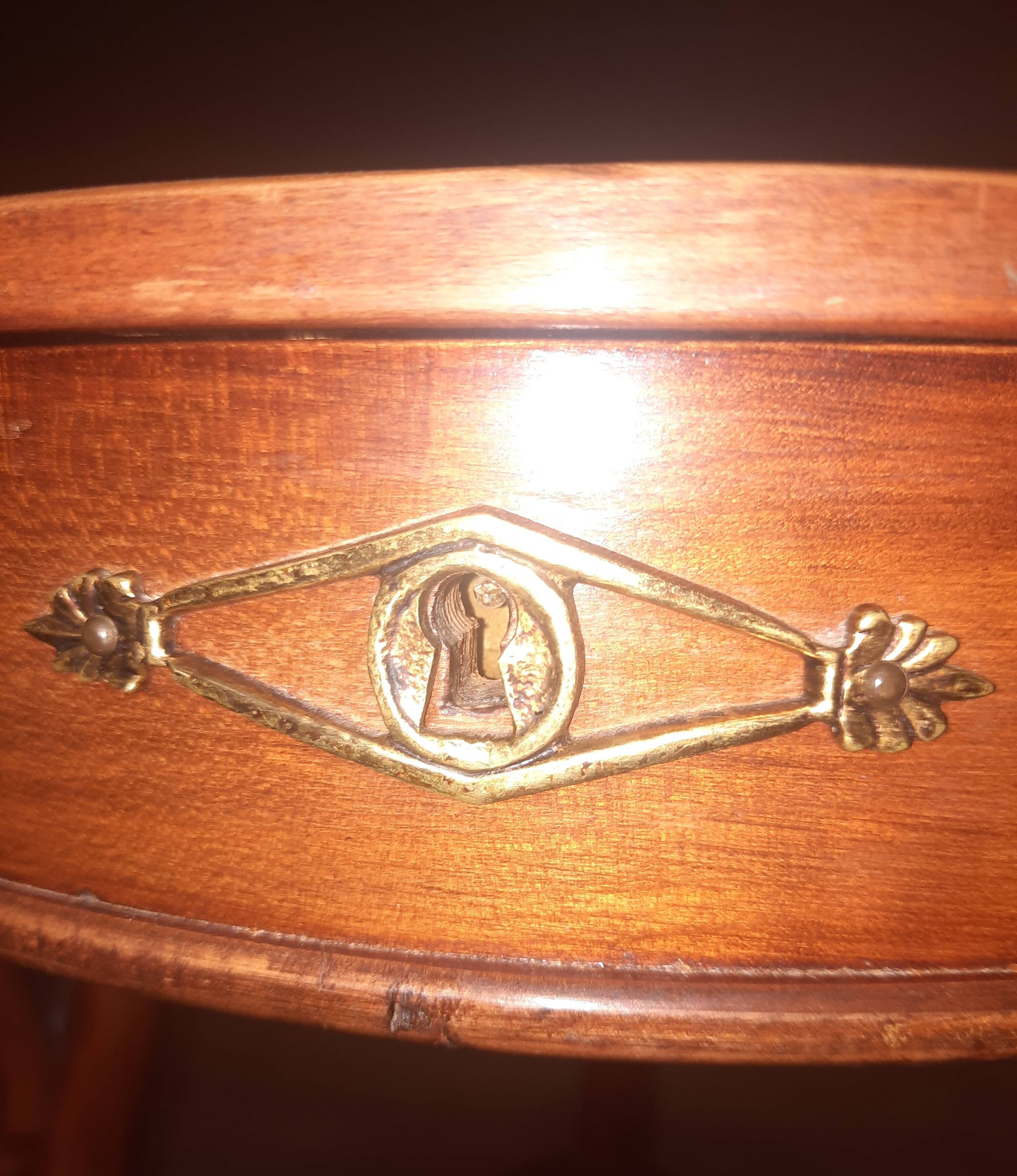 Side table with a swan neck.