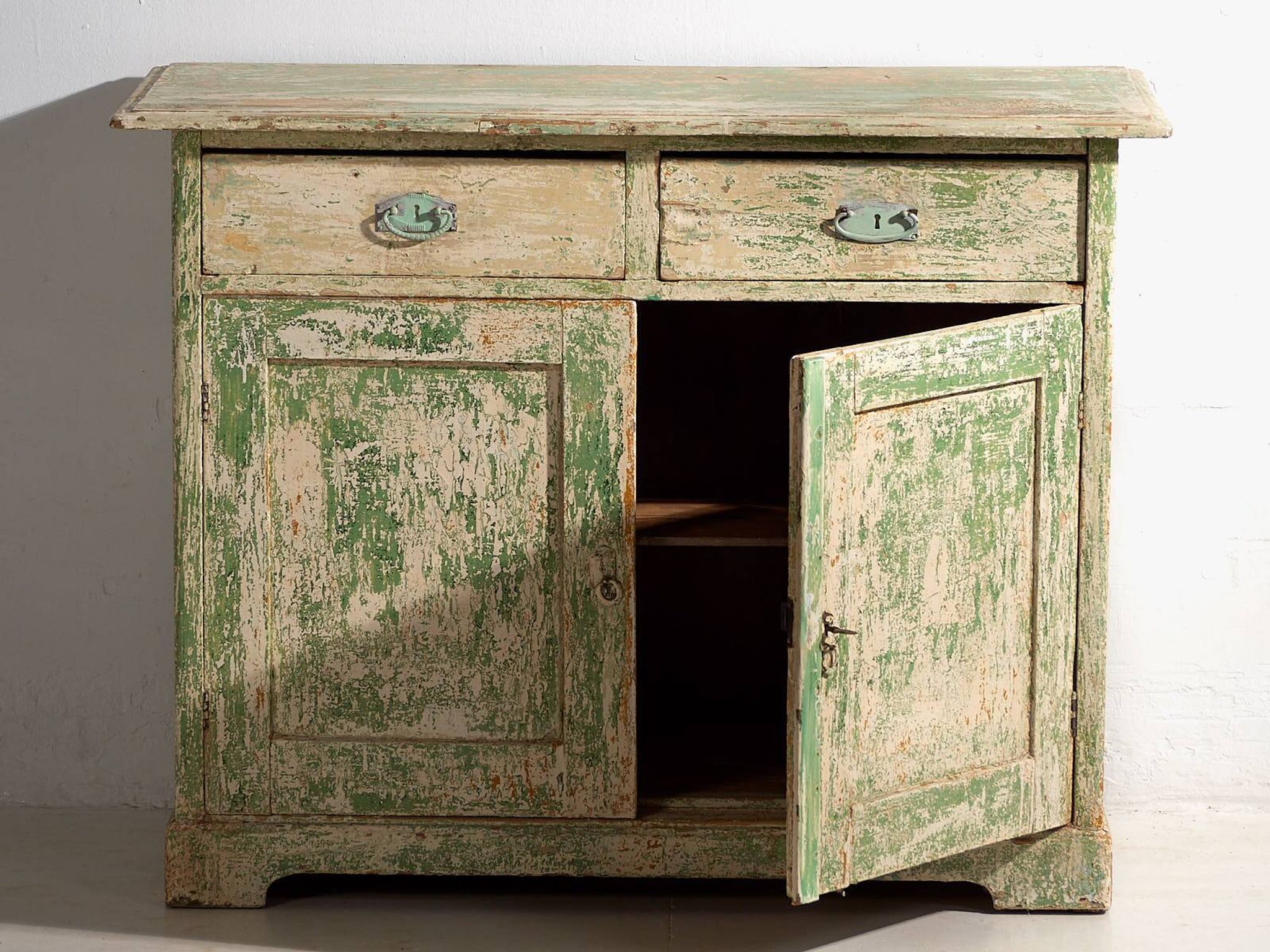 Old bedroom chest of drawers with green tones (c.1920) #8