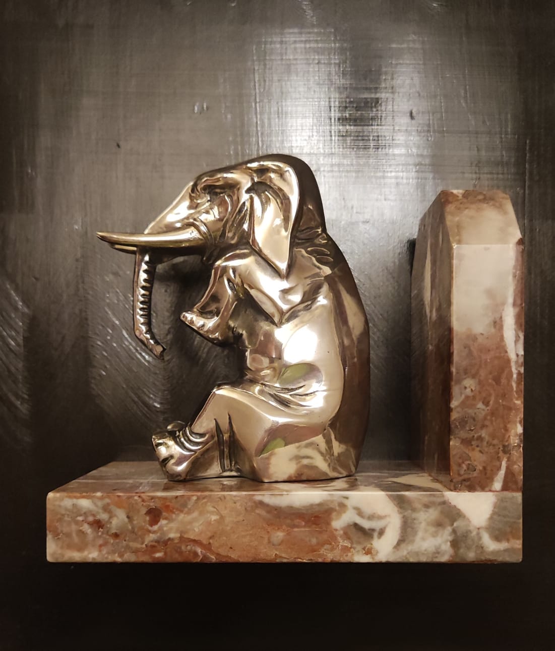 Art Deco elephant bookends in silver regulation