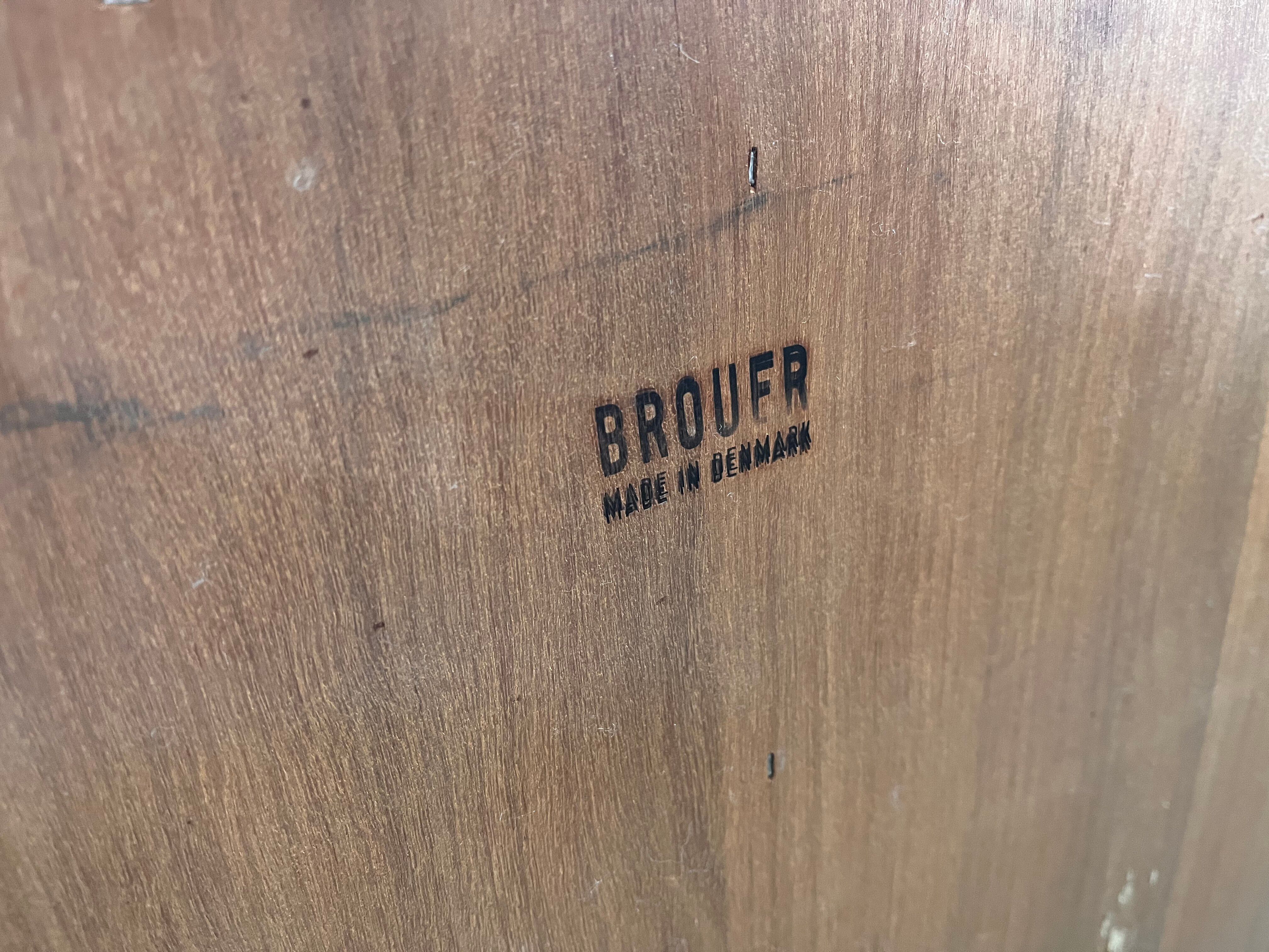 Cabinet en bois de rose par E. Brouer