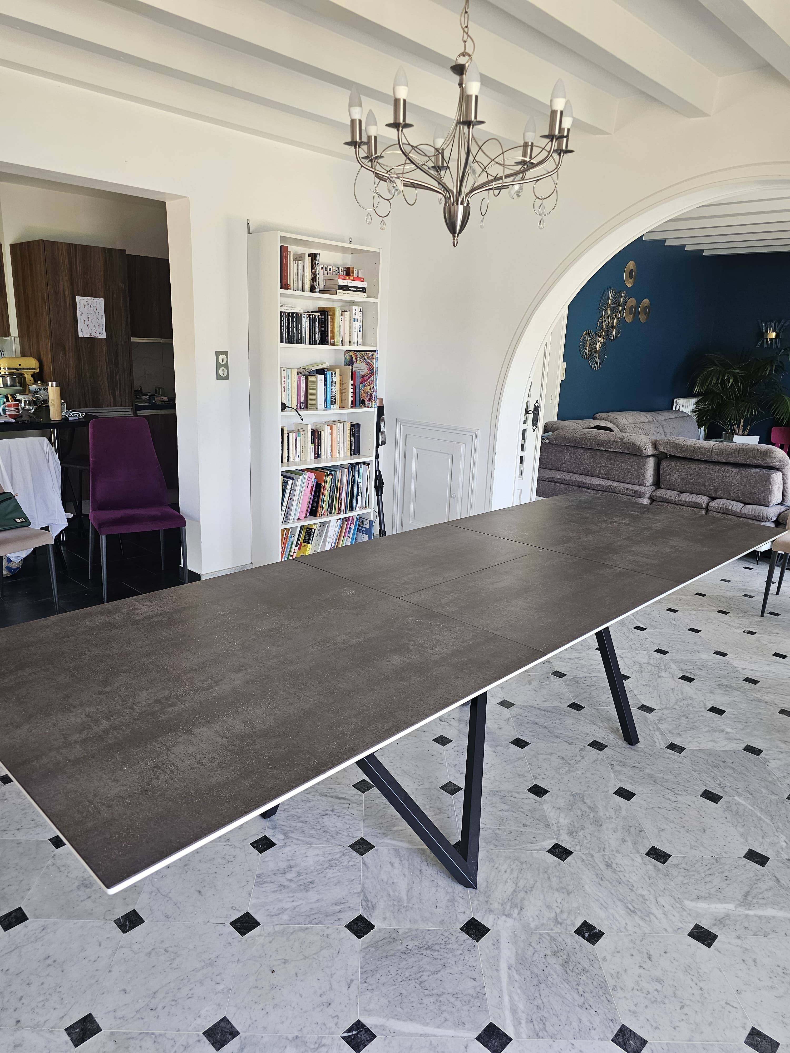 Table Yzaa