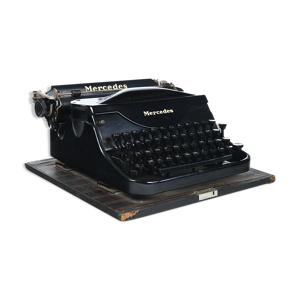 Machine à écrire Mercedes Circa