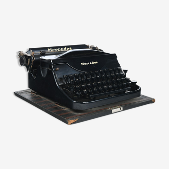 Mercedes Circa 1910 typewriter