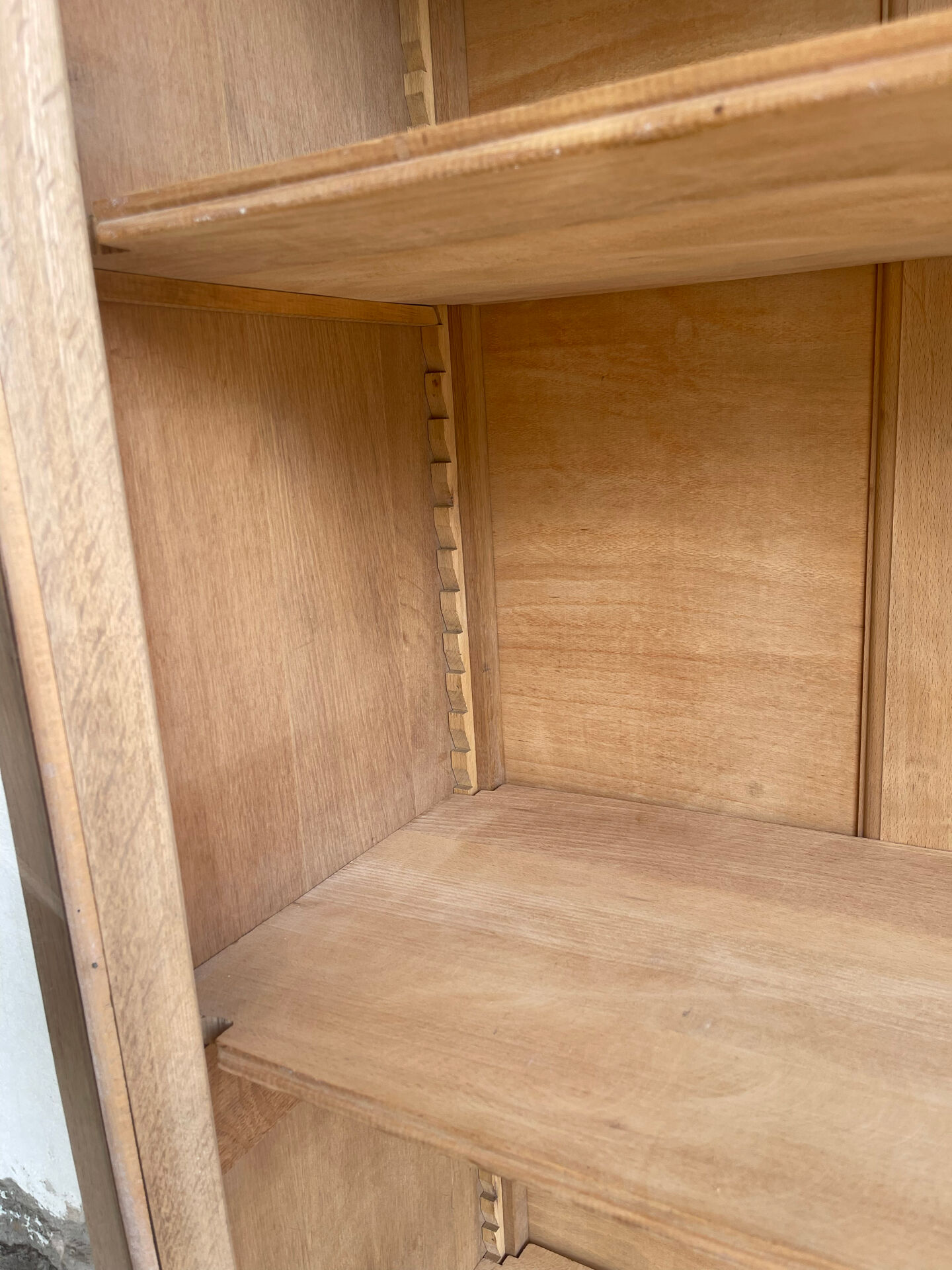 Glass cabinet