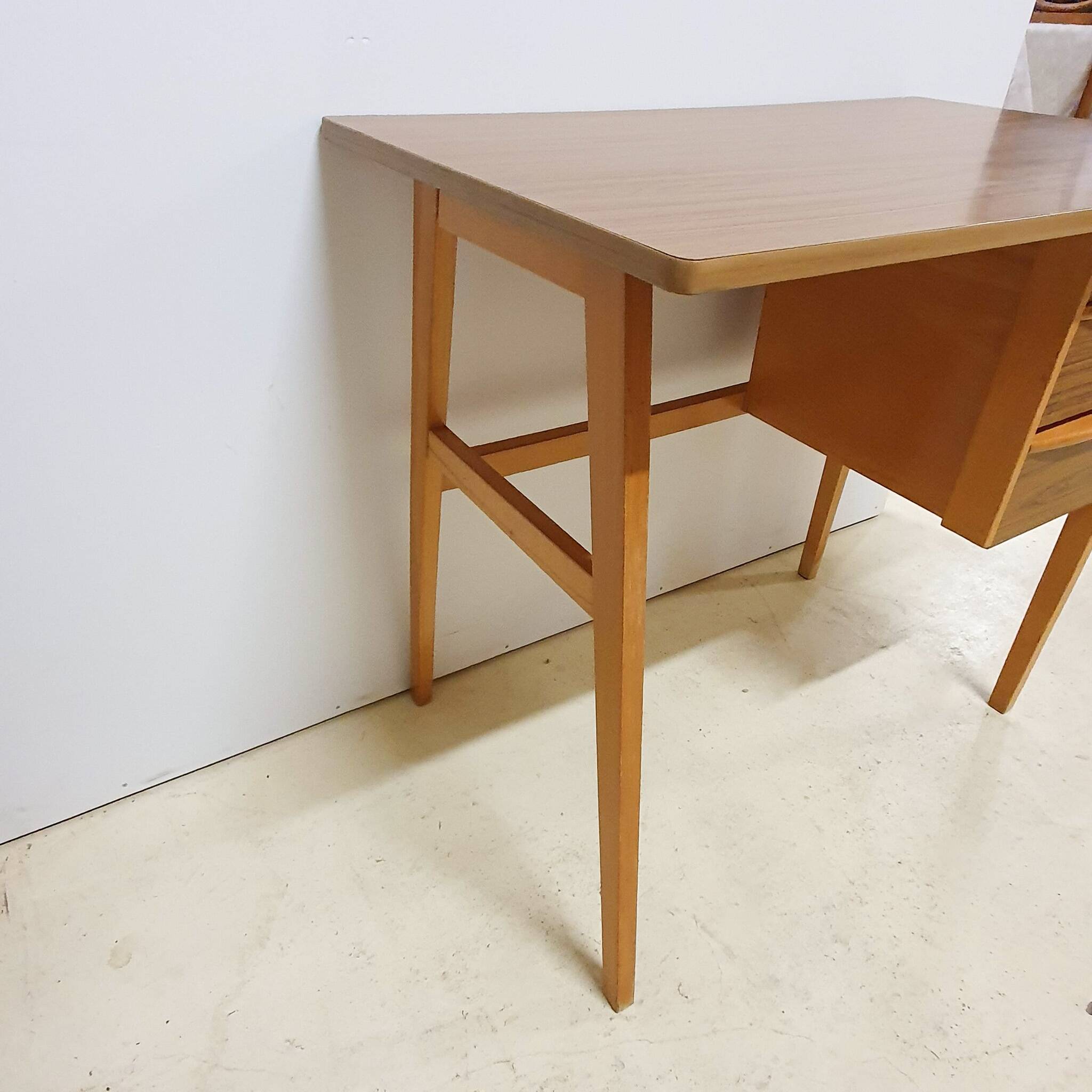 Bureau vintage bois et formica