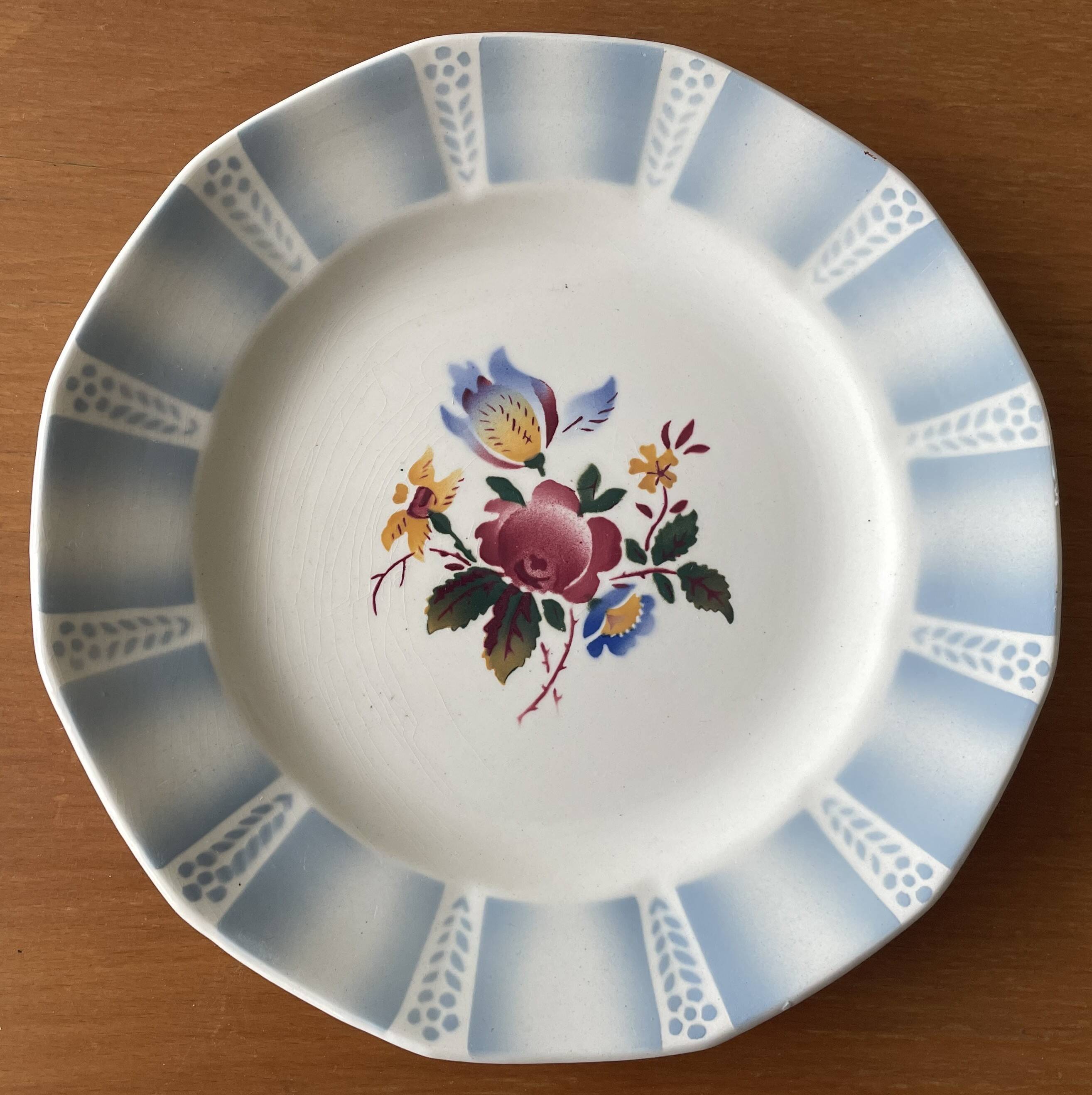 6 antique dessert plates in Sarreguemines faience