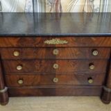 Empire period commode in flame mahogany – detached columns –