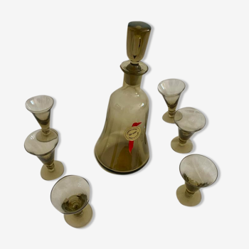 Glass decanter 6 old glasses