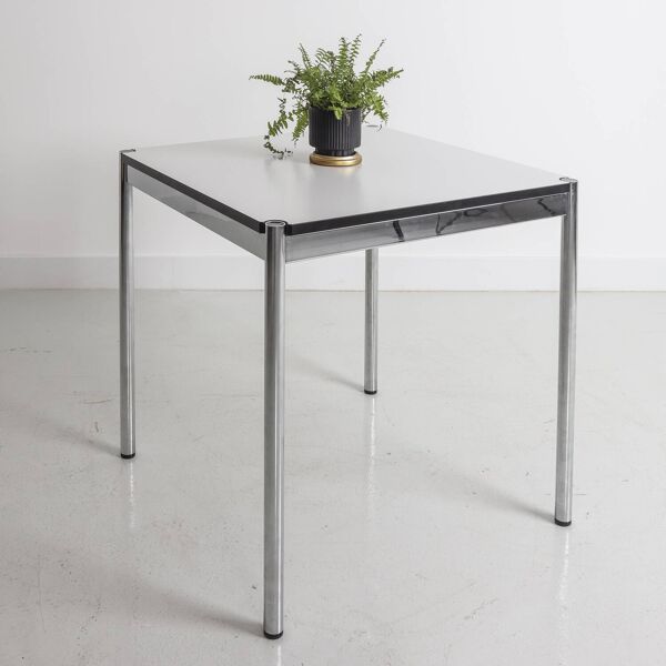 Table carré en acier chromé - USM Haller