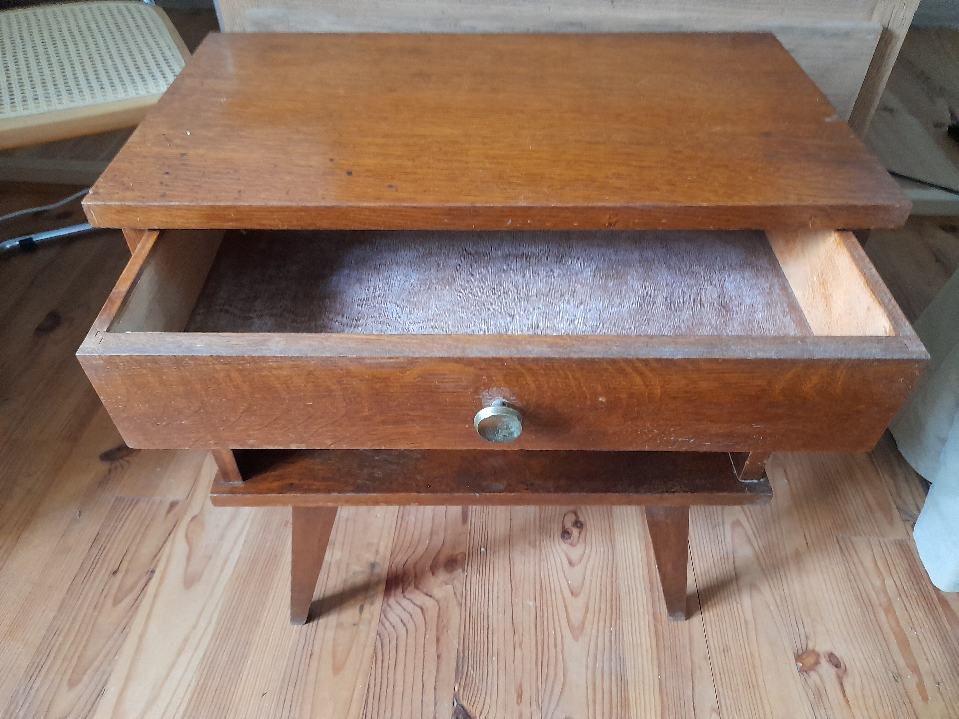 Bedside foot compass