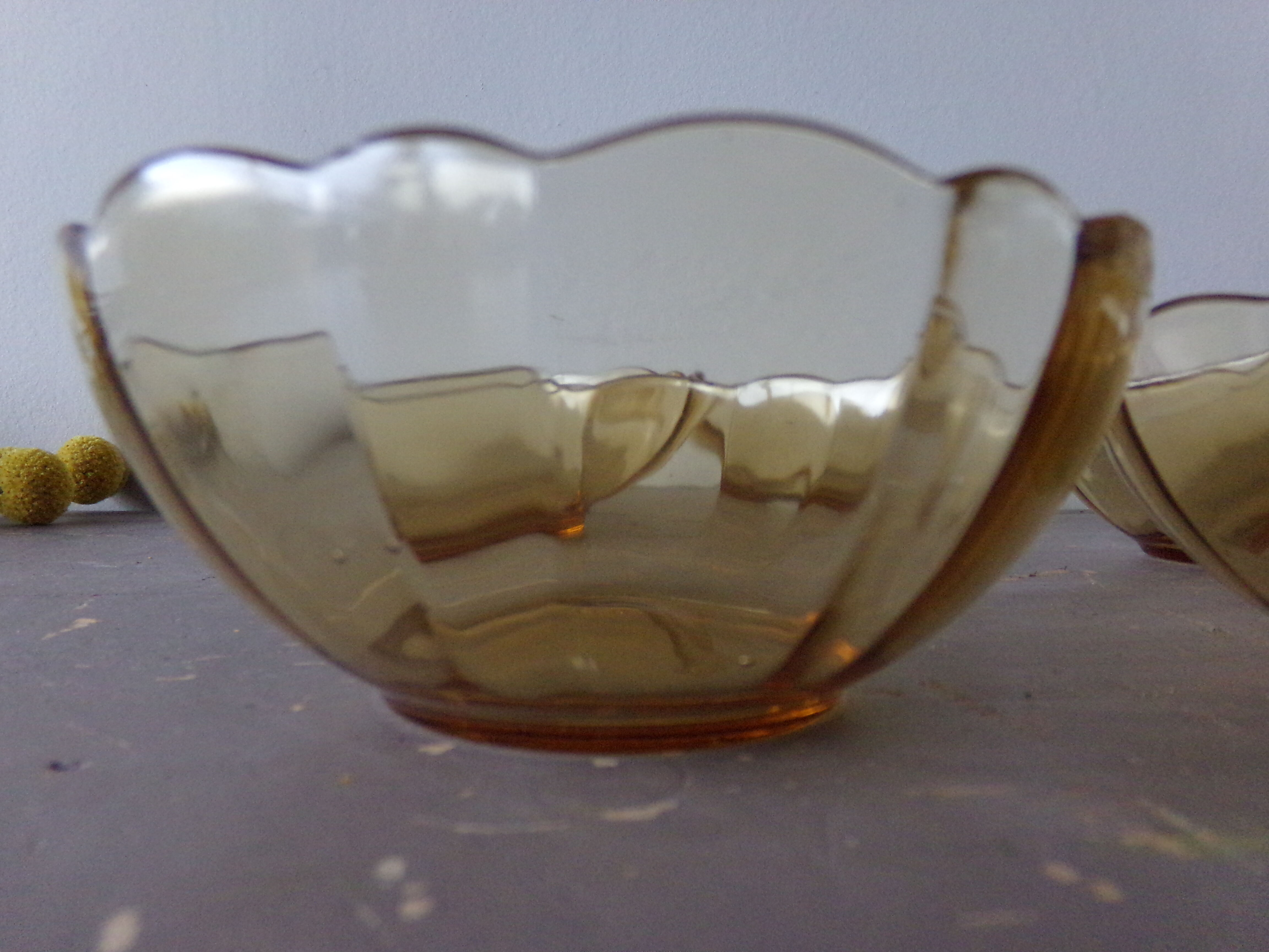 5 coupelles ou ramequins en verre ambré